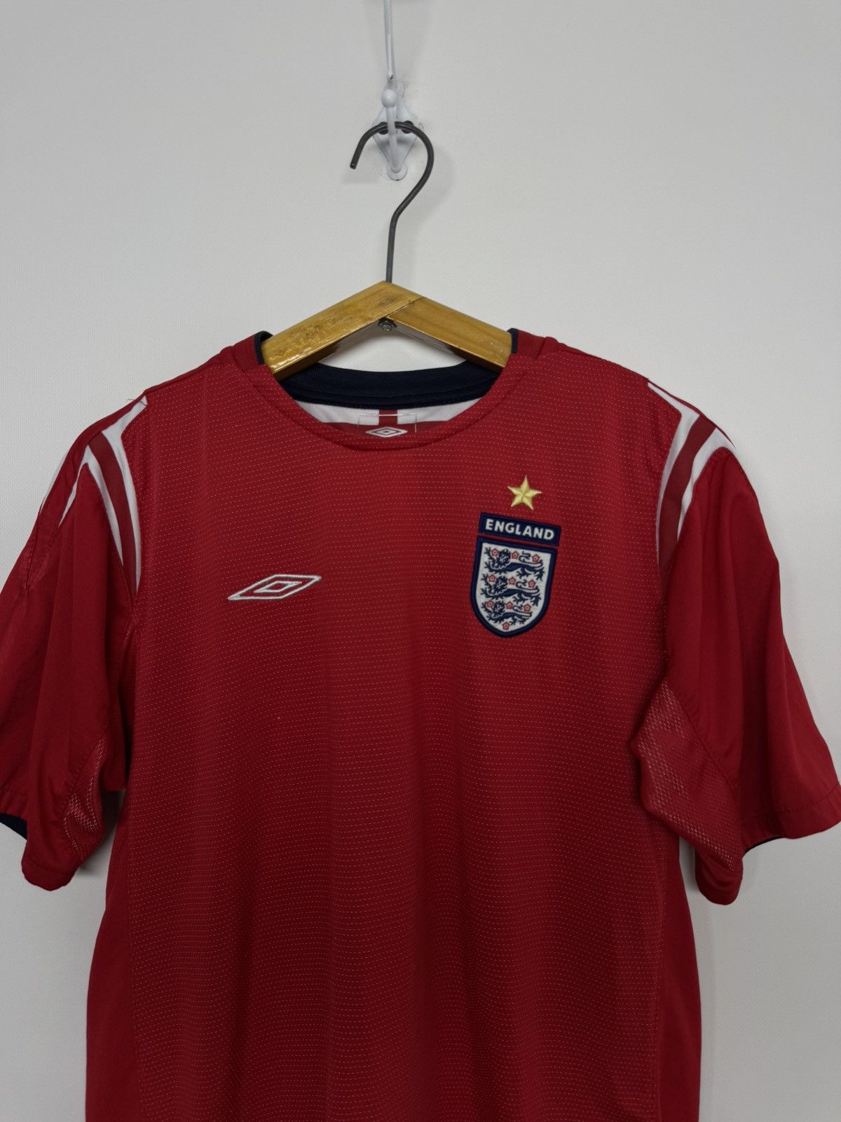 Umbro Vintage England football shirt 2004 Jersey Umbro Soccer Size US S / EU 44-46 / 1 - 4 Thumbnail