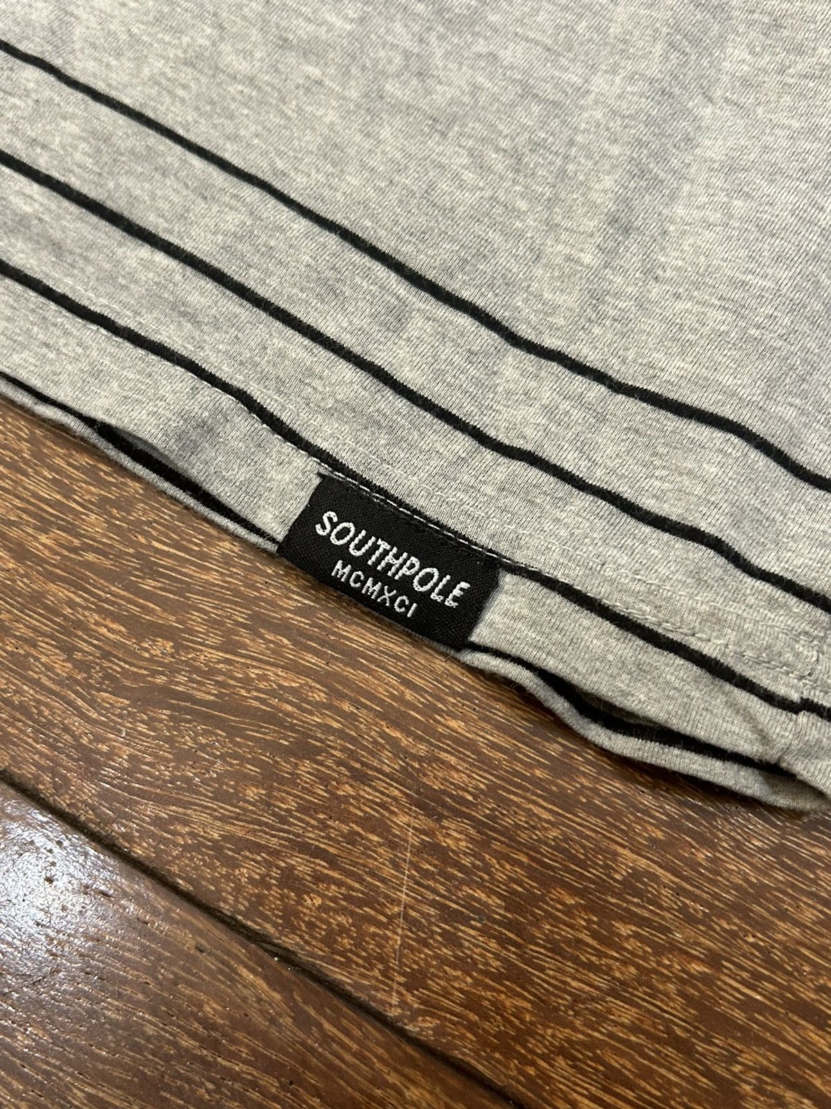 Southpole Southpole Y2K Striped V-Neck Shirt Size US L / EU 52-54 / 3 - 6 Thumbnail