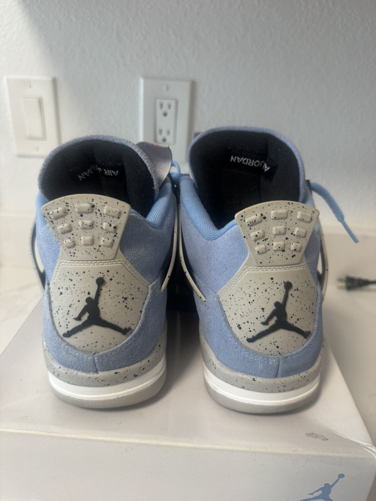 Nike Air Jordan unc 4 10.5 Size US 10.5 / EU 43-44 - 3 Thumbnail