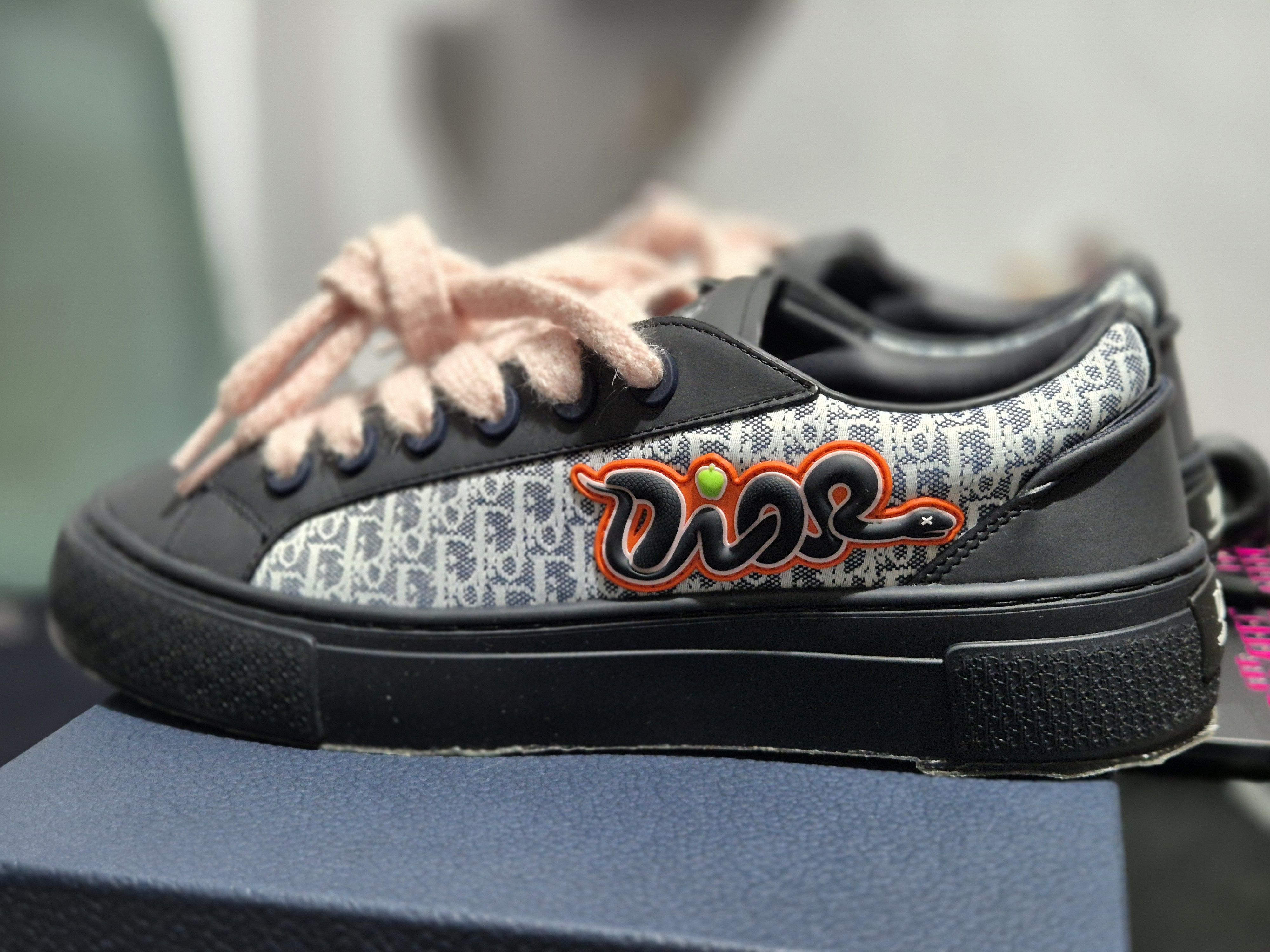 Dior DIOR B33 KAWS SNEAKER Size US 10 / EU 43 - 9 Thumbnail