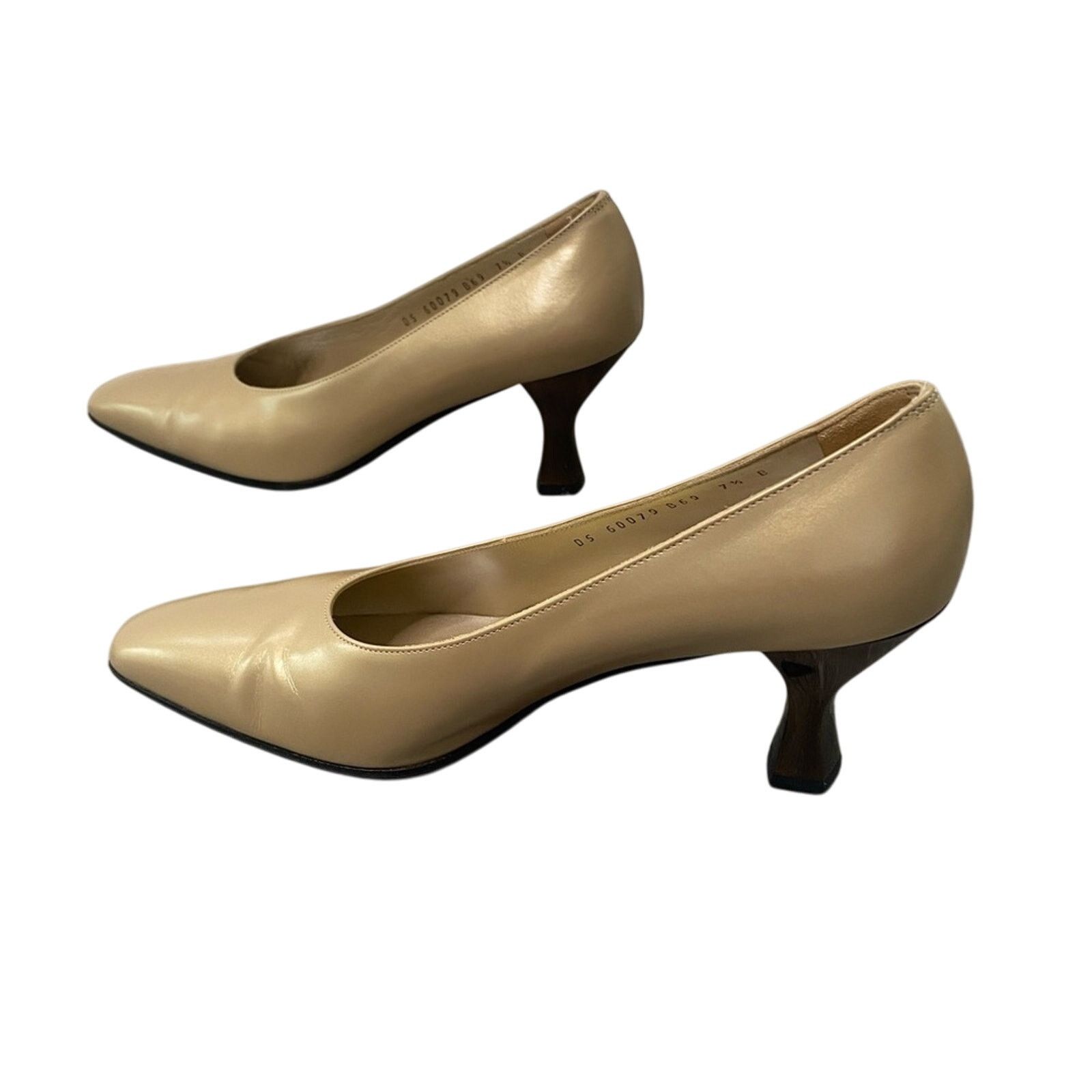 Salvatore Ferragamo Vintage Salvatore Ferragamo Beige Heels Pumps Size 7.5 Size US 7.5 / IT 37.5 - 1 Thumbnail