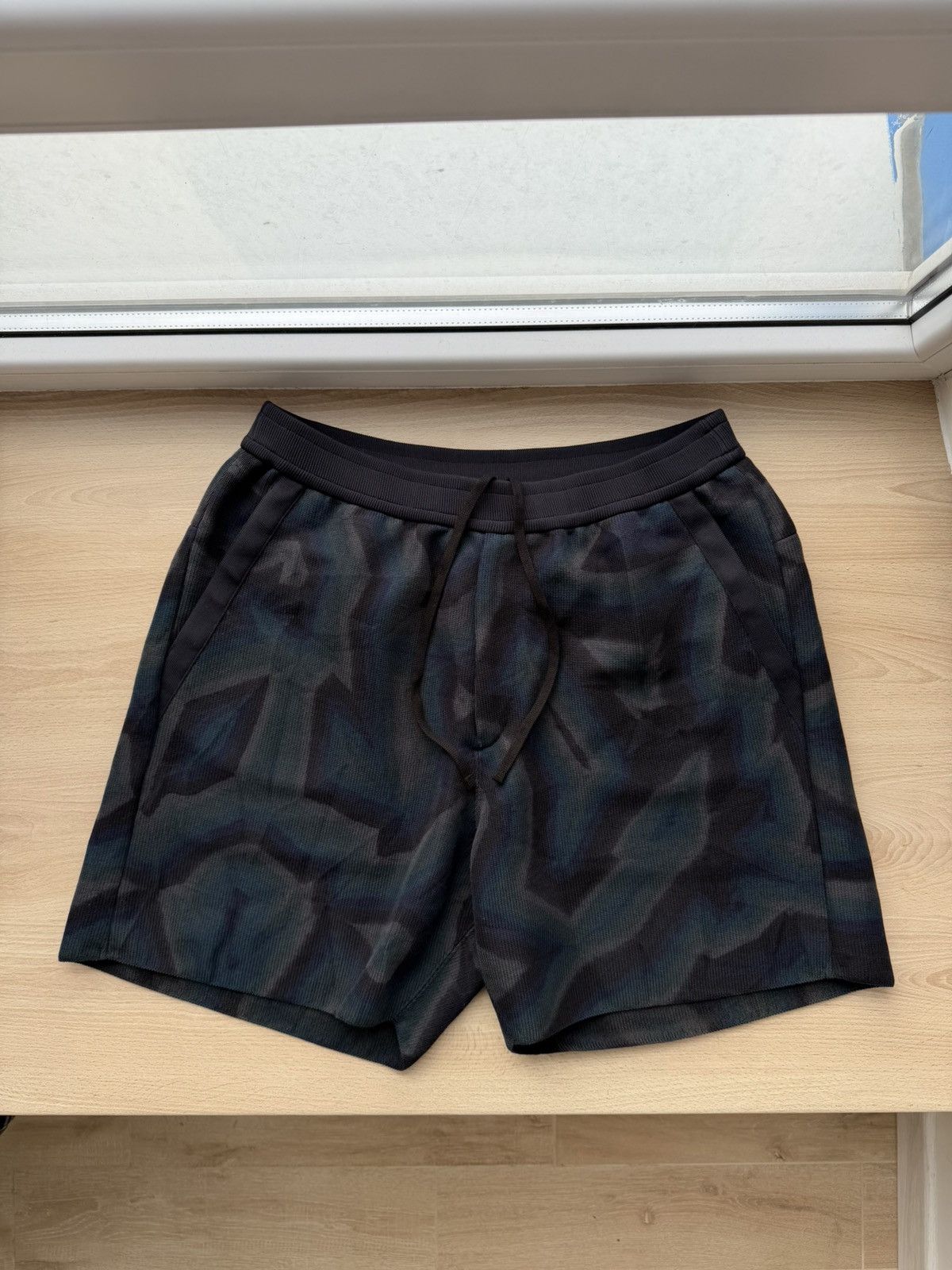 CFCL CF CL Silk Milan Chusen Short Pants Size US 32 / EU 48 - 9 Thumbnail