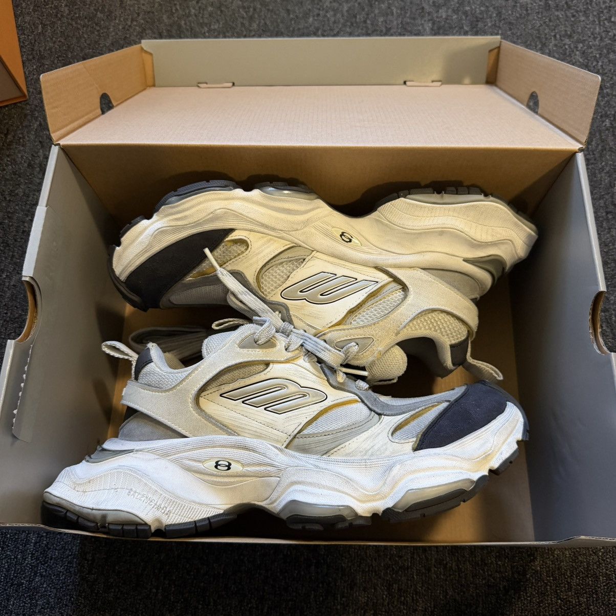 Balenciaga Balenciaga White Grey Cargo Sneaker Size US 9 / EU 42 - 1 Thumbnail