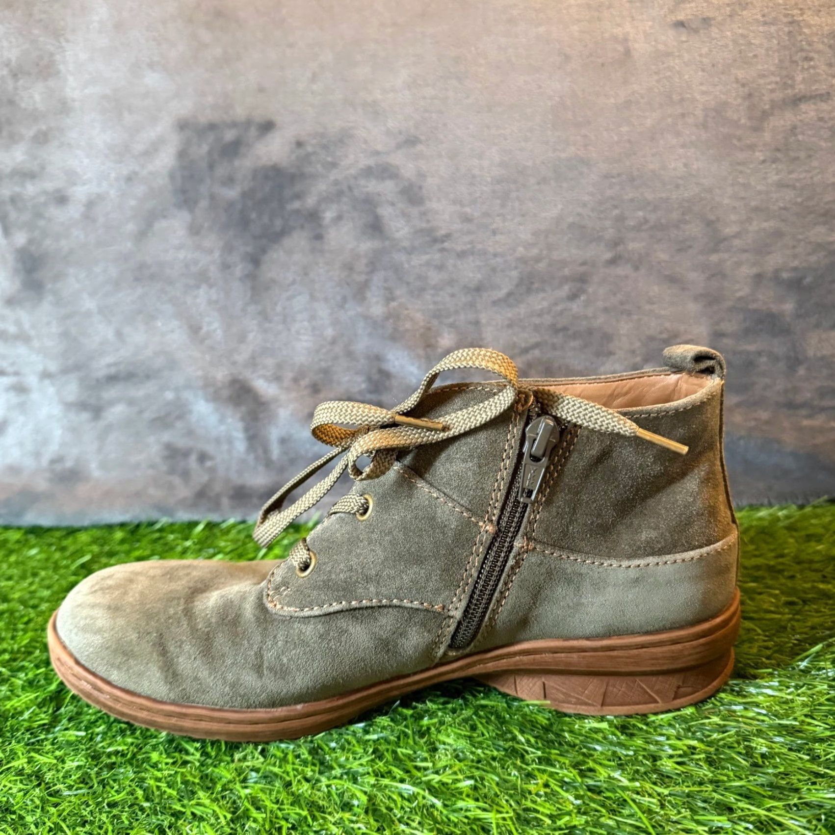 Vintage Comfortiva Align Olive Green Suede Weatherproof Ankle Boots Side Zip Womens 7M Size US 7 / IT 37 - 5 Thumbnail