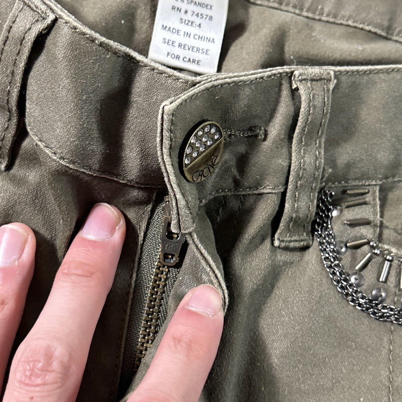 Levi's Rhinestoned Cargo Pants Women 4 30x27 Stretch Slim Ankle Zip Size 27" / US 4 / IT 40 - 12 Thumbnail