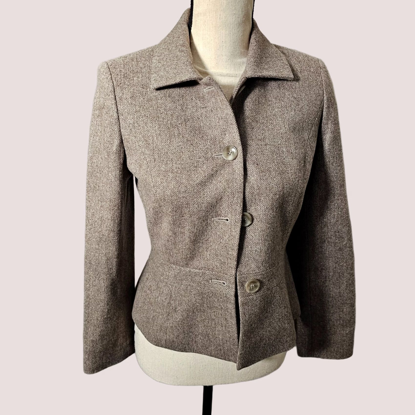 Ann Taylor VINTAGE Ann Taylor Loft Blazer Jacket Wool Brown 2P Petite Women Size XS / US 0-2 / IT 36-38 - 1 Thumbnail