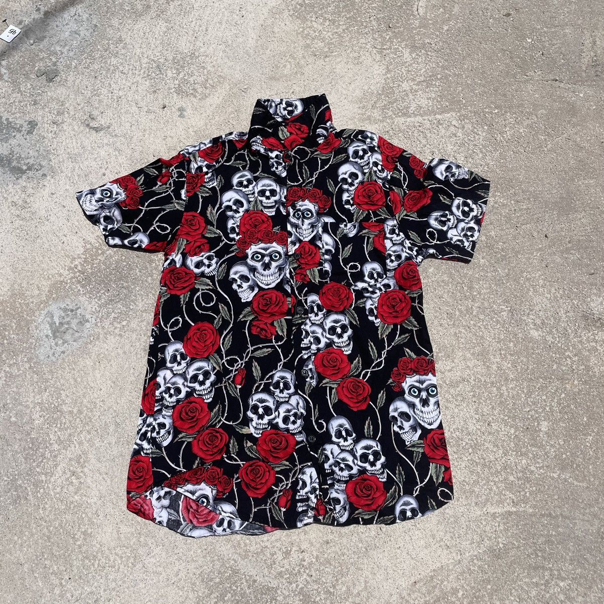 If Six Was Nine SKULL BUTTON UP SHIRT Size US S / EU 44-46 / 1 - 1 Thumbnail