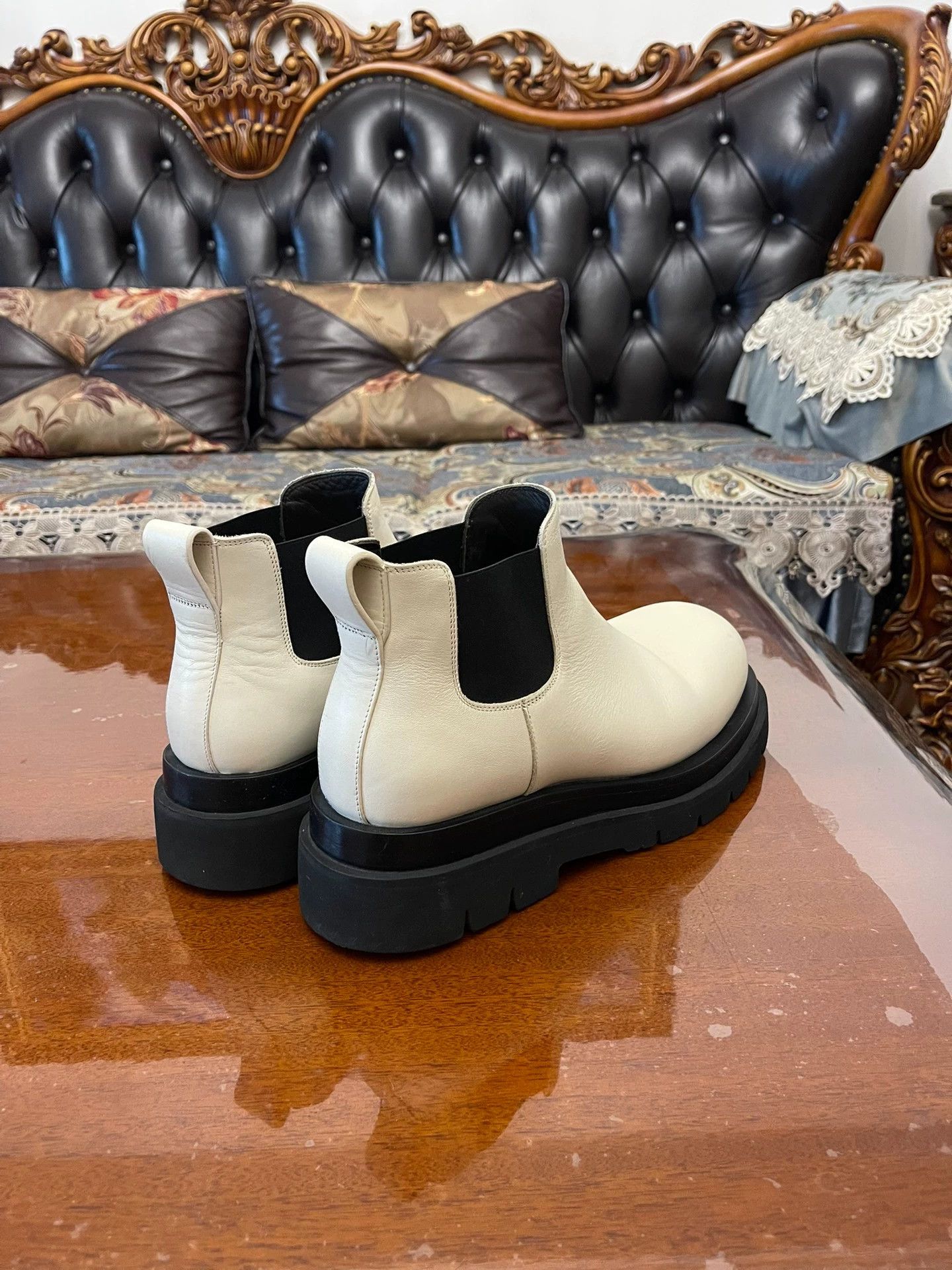 Bottega Veneta BV Chelsea Boots 41 EU Panda Colorway Ivory Calfskin Size US 8 / EU 41 - 3 Thumbnail
