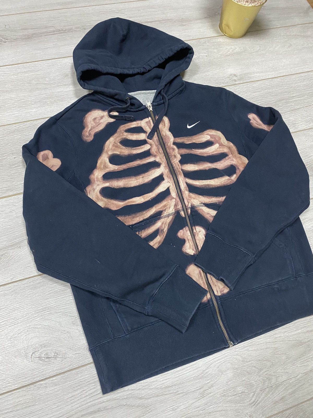 Vintage Nike ☠️ 1 of 1 custom paint skeleton vintage bones hoodie Size US L / EU 52-54 / 3 - 8 Thumbnail