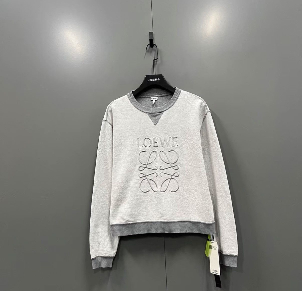 Loewe LOEWE Color-block Crew Neck Sweatshirt J41 Size L / US 10 / IT 46 - 1 Thumbnail