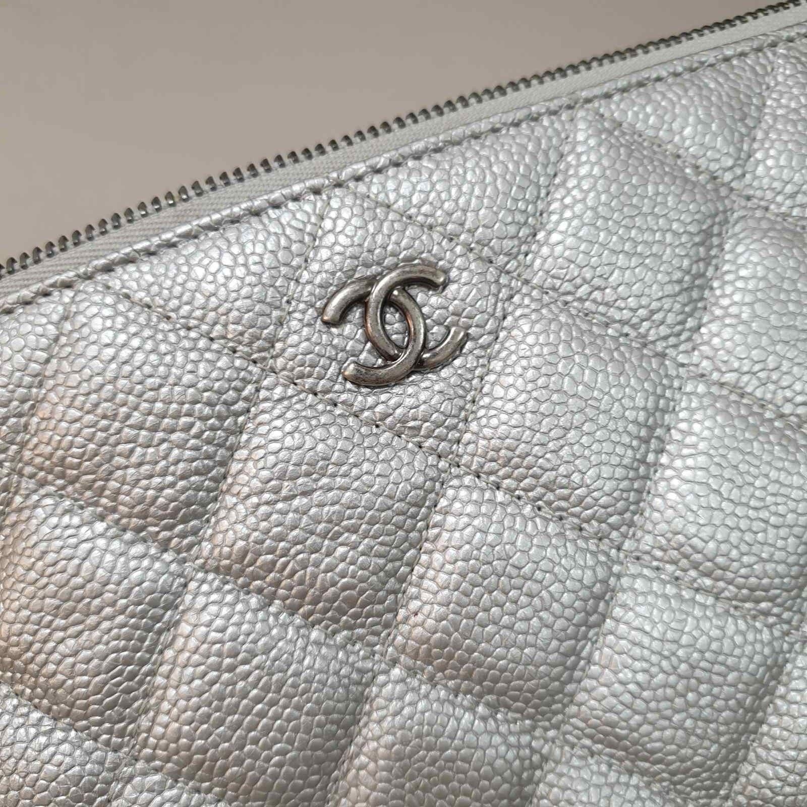 Chanel Chanel Silver Grain Leather Clutch Bag Size ONE SIZE - 7 Thumbnail