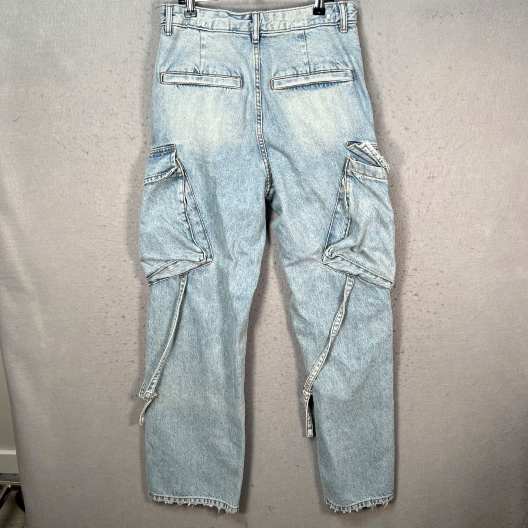 Zara Zara Jeans Men Cargo Pocket 5-Pocket Denim Size 29 Light Wash Straight Leg Blue Cotton Vintage No (Adult Mens) 29 Regular Inseam 32 Shirt? Size US 29 - 2 Thumbnail