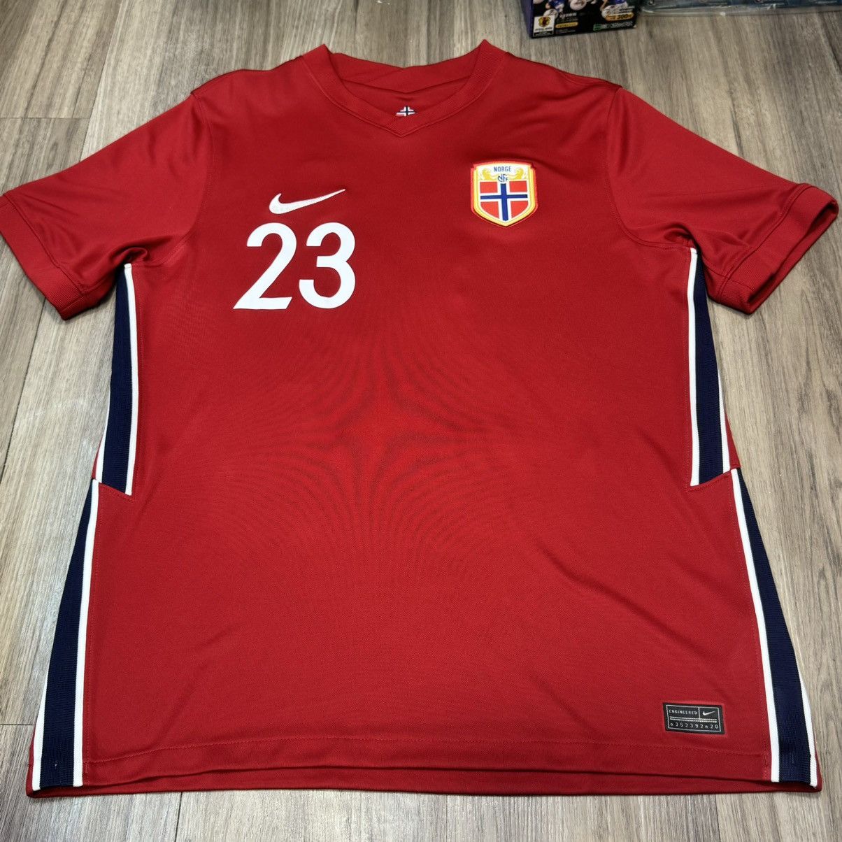 Nike Norway 20/21 home shirt #23 Haaland Size US L / EU 52-54 / 3 - 1 Thumbnail