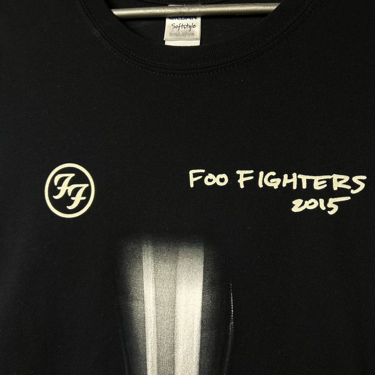 Band Tees Vintage Foo Fighters 2015 Big Logo Rock Band tee size M Size US M / EU 48-50 / 2 - 3 Thumbnail