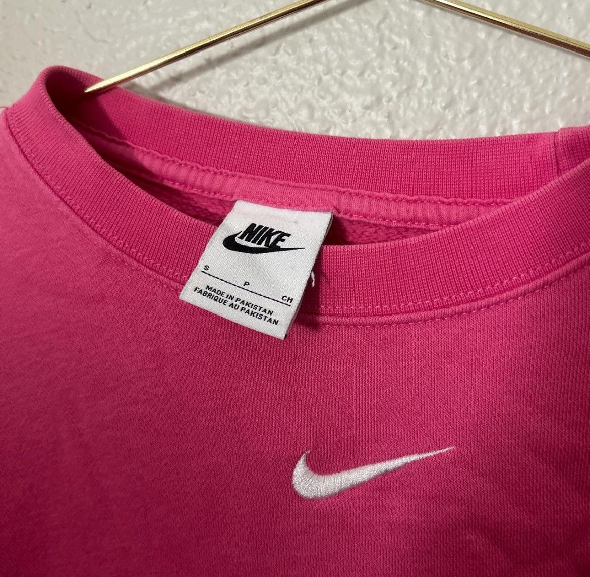Nike Pink Nike Cropped Sweatshirt | Sporty Cozy Hoodie Crewneck Size S / US 4 / IT 40 - 2 Thumbnail