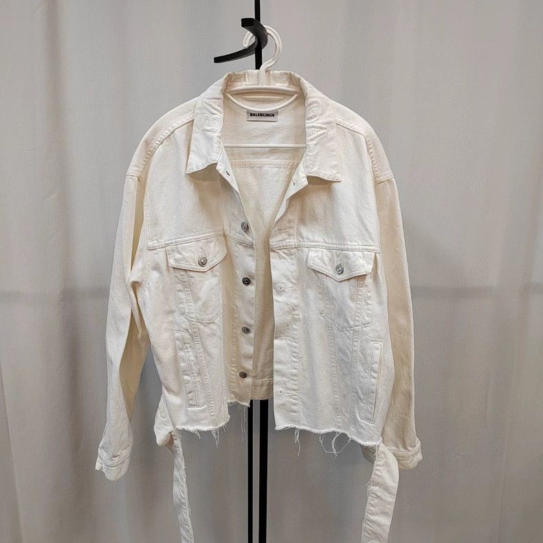 Balenciaga Balenciaga White Denim Jacket Size 36 - dmc Size US S / EU 44-46 / 1 - 1 Thumbnail