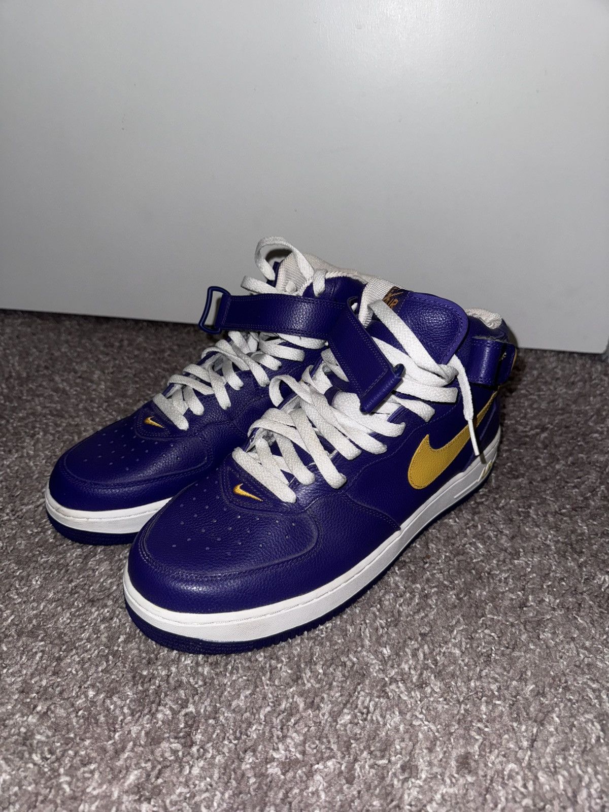 Nike Nike air force 1 Mid Purple Laker Kobes 2004 Size US 10.5 / EU 43-44 - 2 Thumbnail