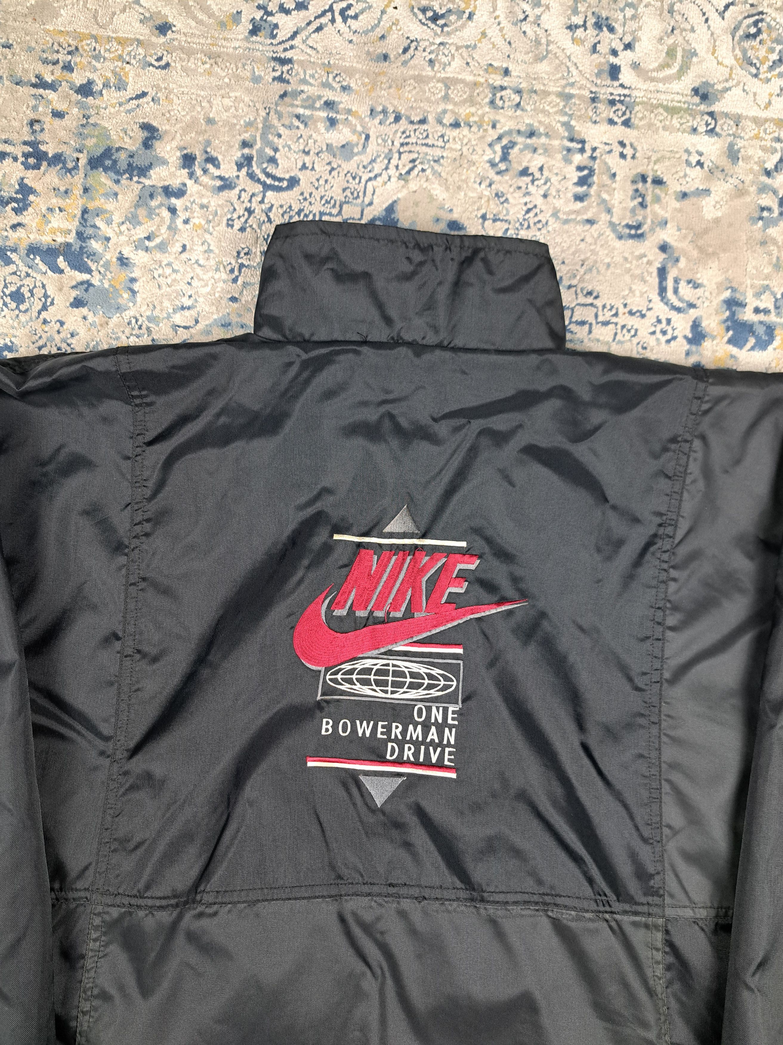 Nike Vintage 90s Nike Nylon Coach Jacket Embroidered Details Size US L / EU 52-54 / 3 - 4 Thumbnail