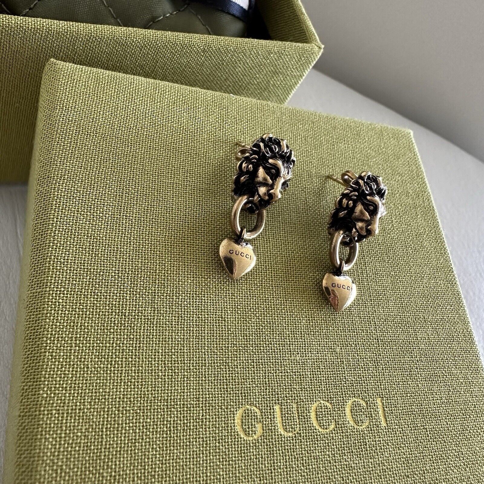 Gucci NEW GUCCI LION HEAD AND HEART EARRINGS GOLD TONE METAL Size ONE SIZE - 4 Thumbnail