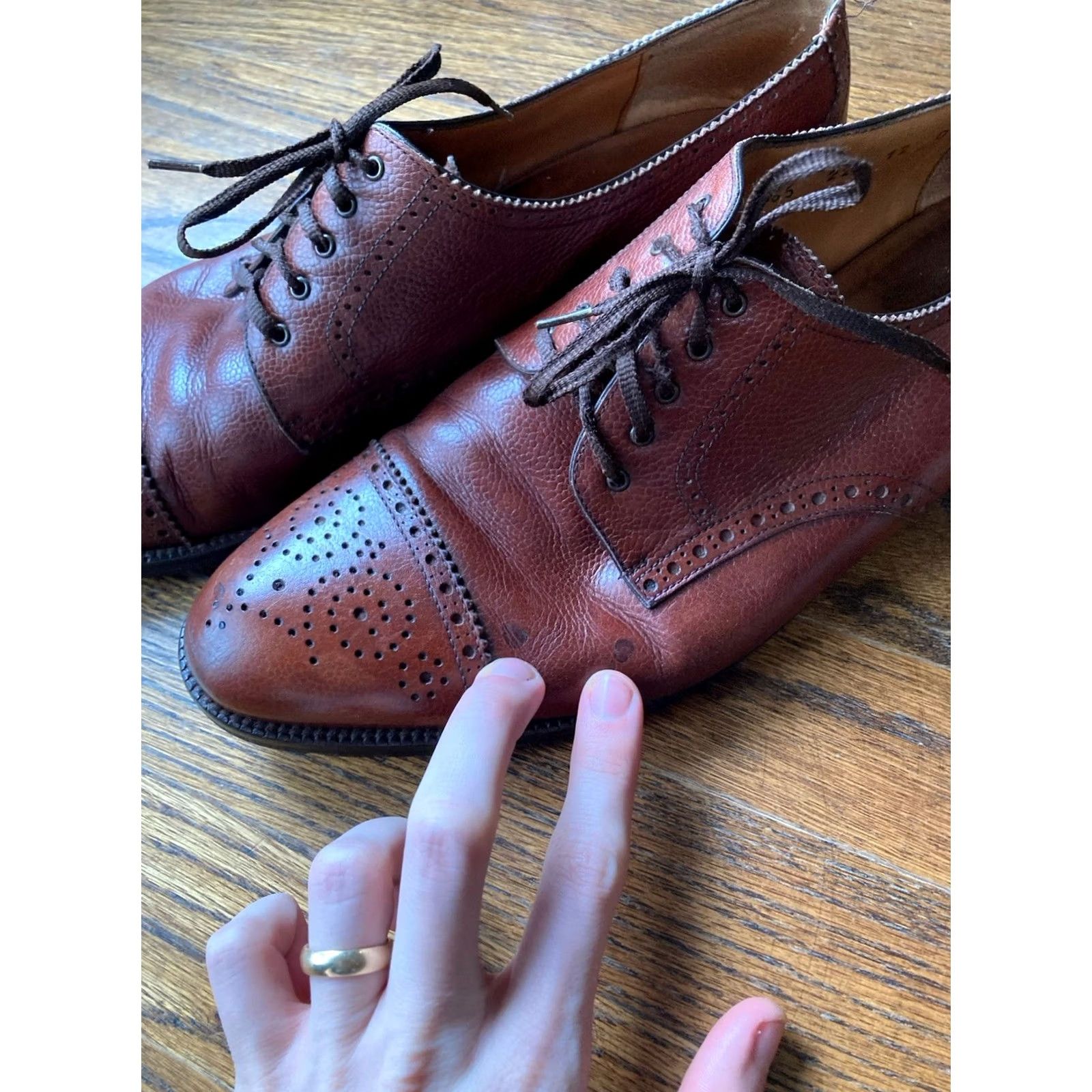 Salvatore Ferragamo VINTAGE Ferragamo Mens Shoes Dress Oxford Cap Toe Leather Brown 12D Italy Mens Size ONE SIZE - 6 Thumbnail