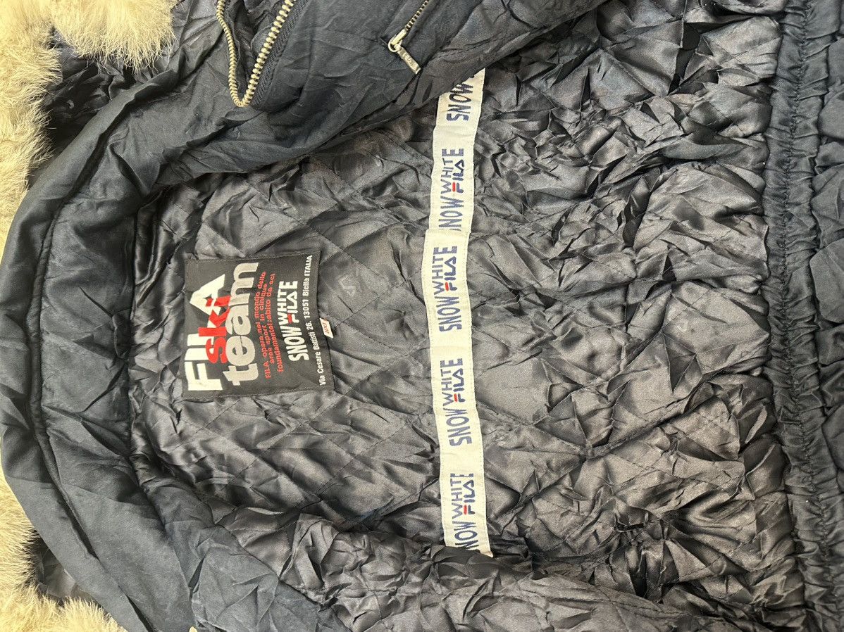 Fila Vintage FILA Snow White Women’s Ski Jacket — fur Back — 90s Size M / US 6-8 / IT 42-44 - 8 Thumbnail