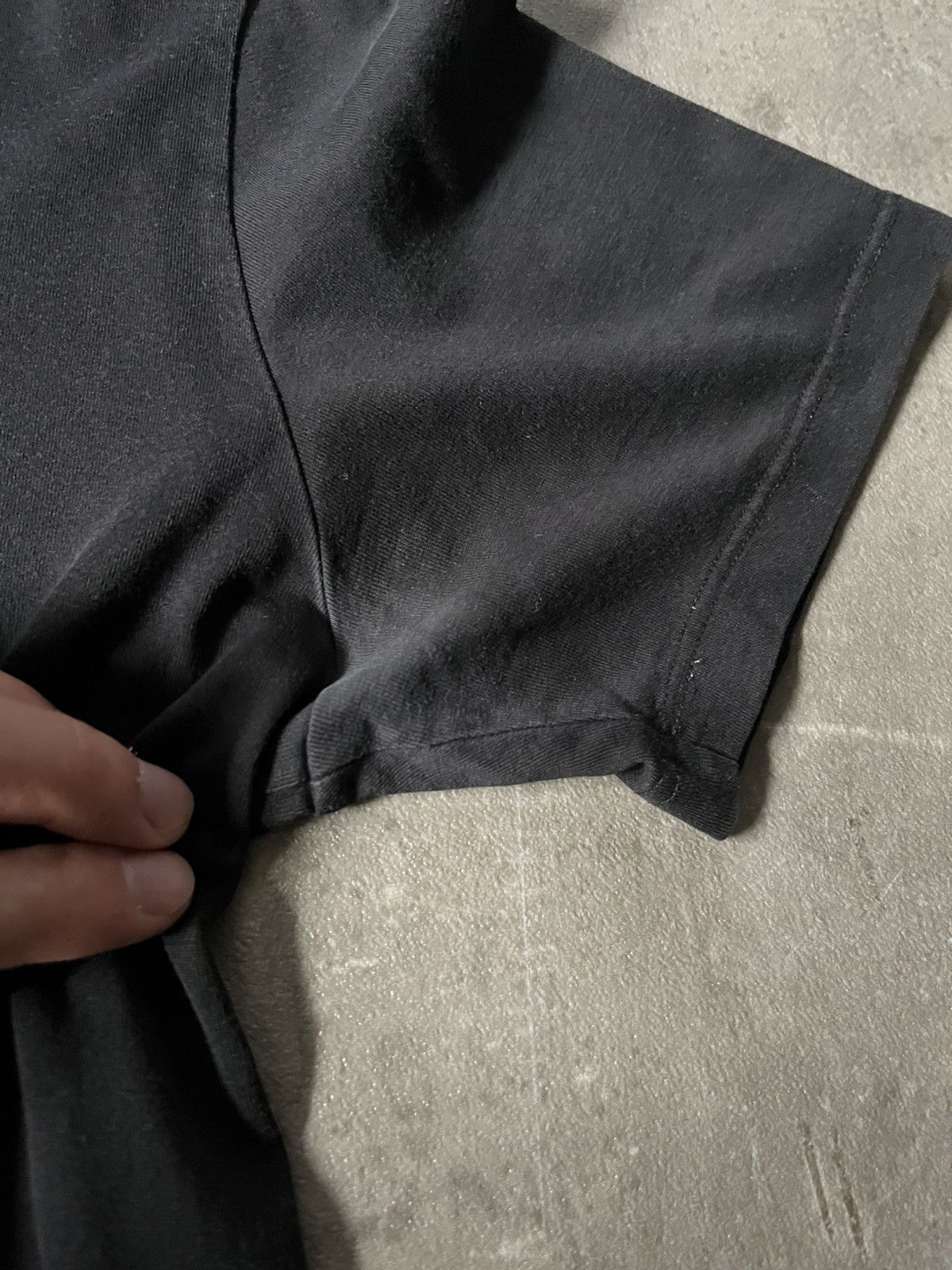 Saint Laurent Paris Saint Laurent black T-shirt center logo Size US L / EU 52-54 / 3 - 5 Thumbnail
