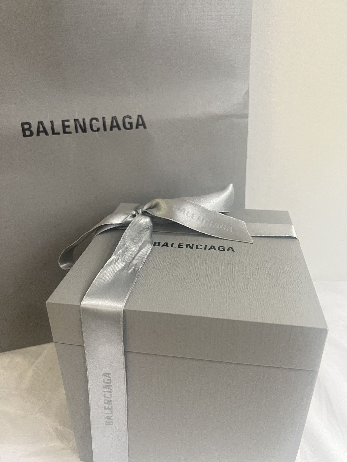 Balenciaga ❄️☃️ Balenciaga Objects Eiffel Tower Snow Globe Size ONE SIZE - 8 Thumbnail