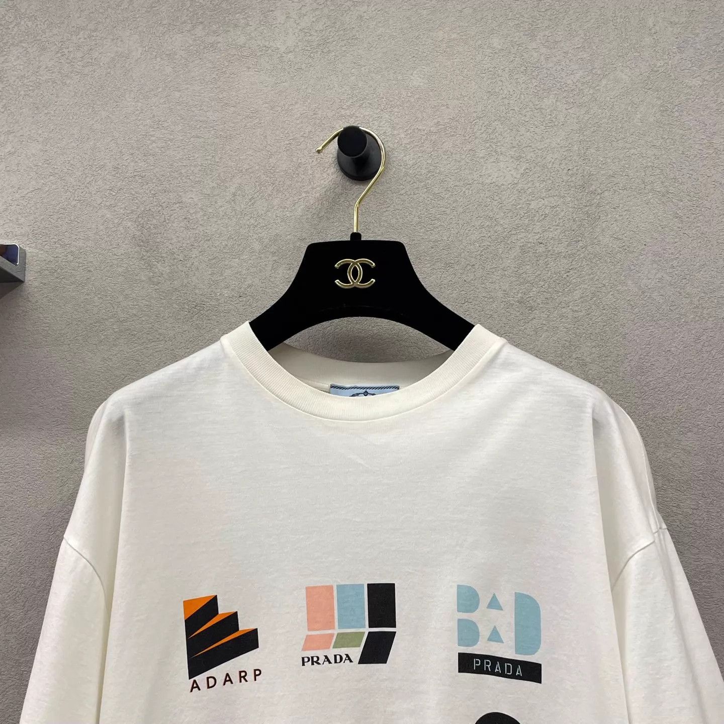 Prada Prada 9-Square White Short Sleeve T-Shirt XS Size US XS / EU 42 / 0 - 4 Thumbnail