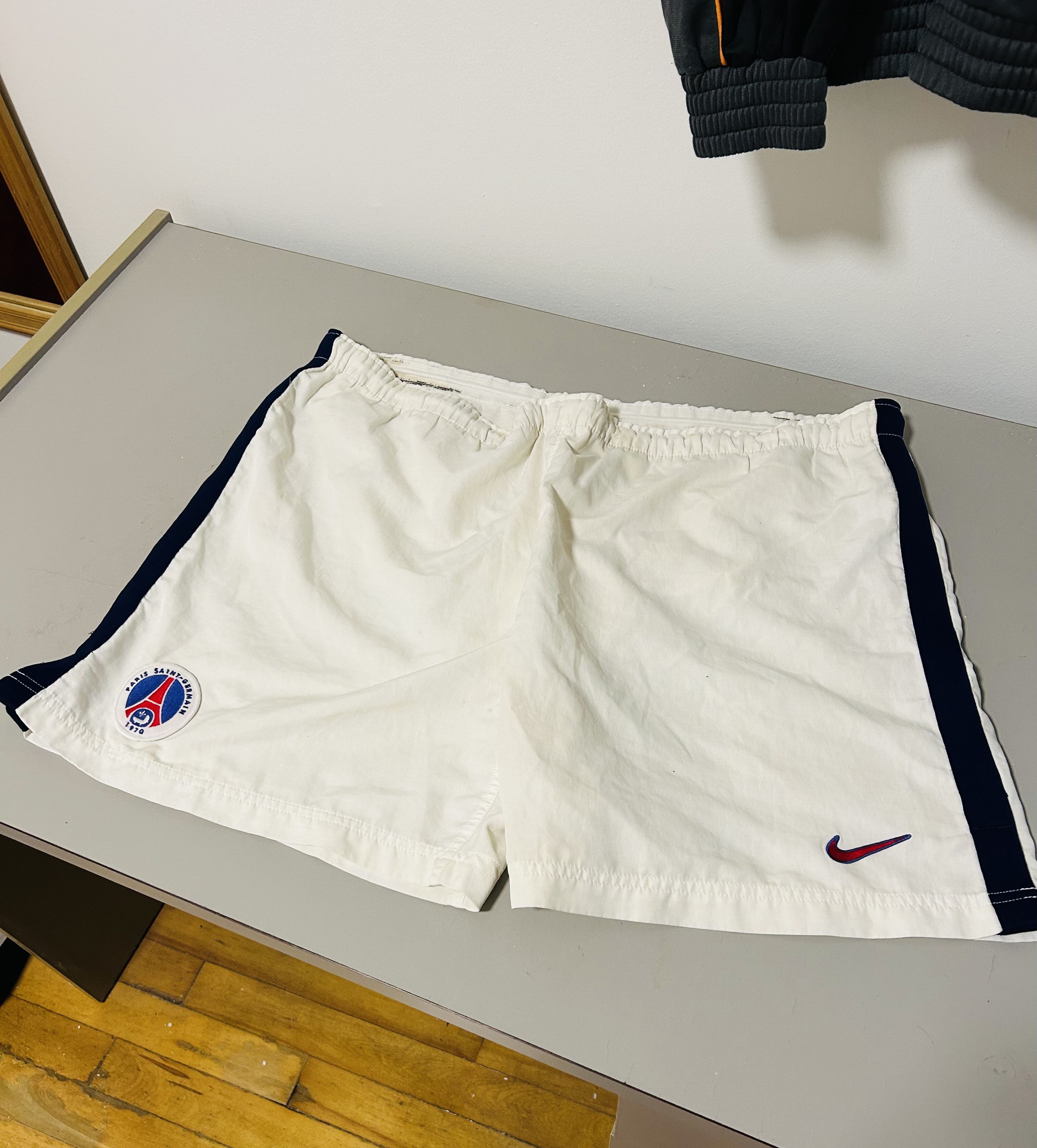 Nike Psg 1997/98 training shorts Size US L / EU 52-54 / 3 - 1 Thumbnail