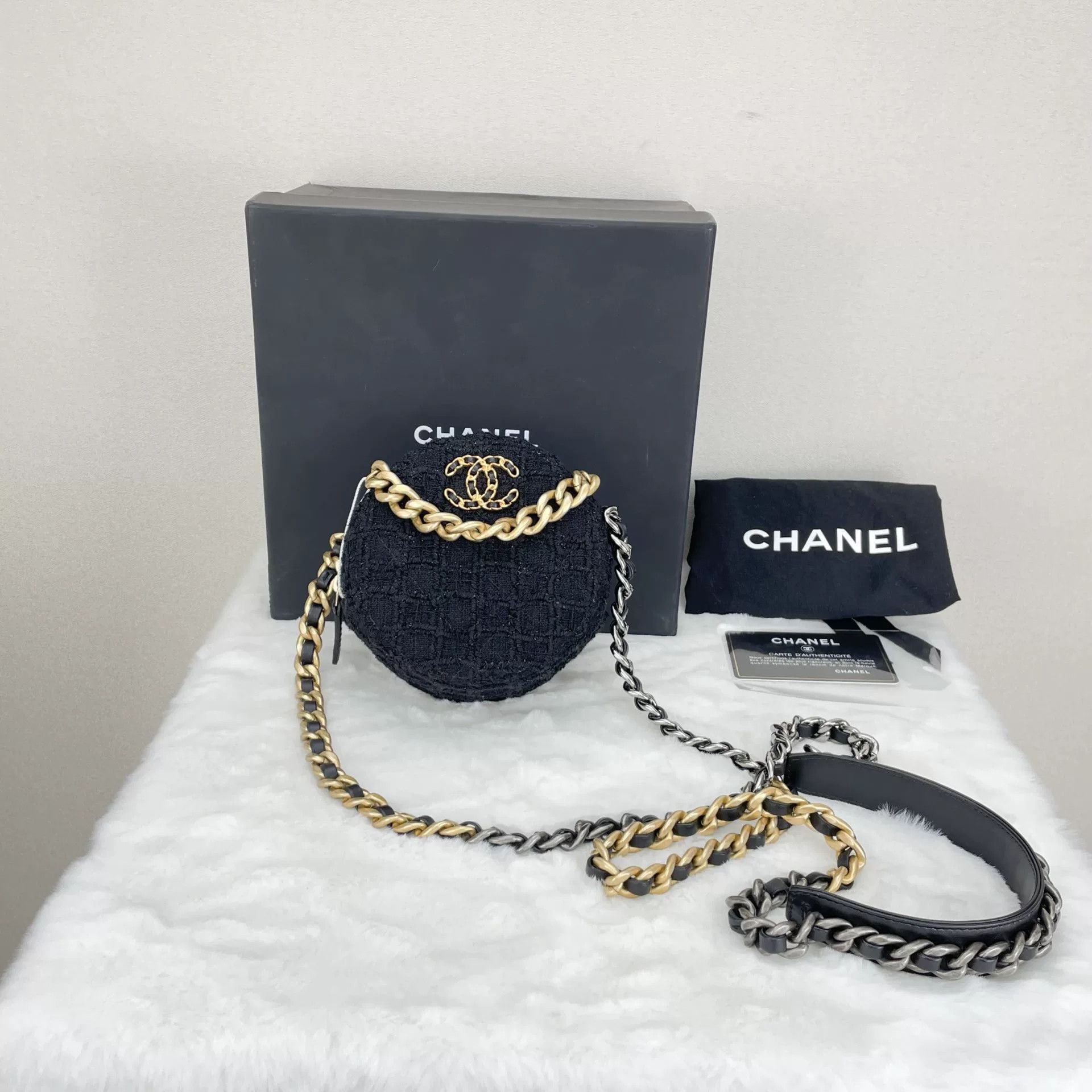 Chanel Pre-loved Bag Very good condition Size ONE SIZE - 1 Thumbnail