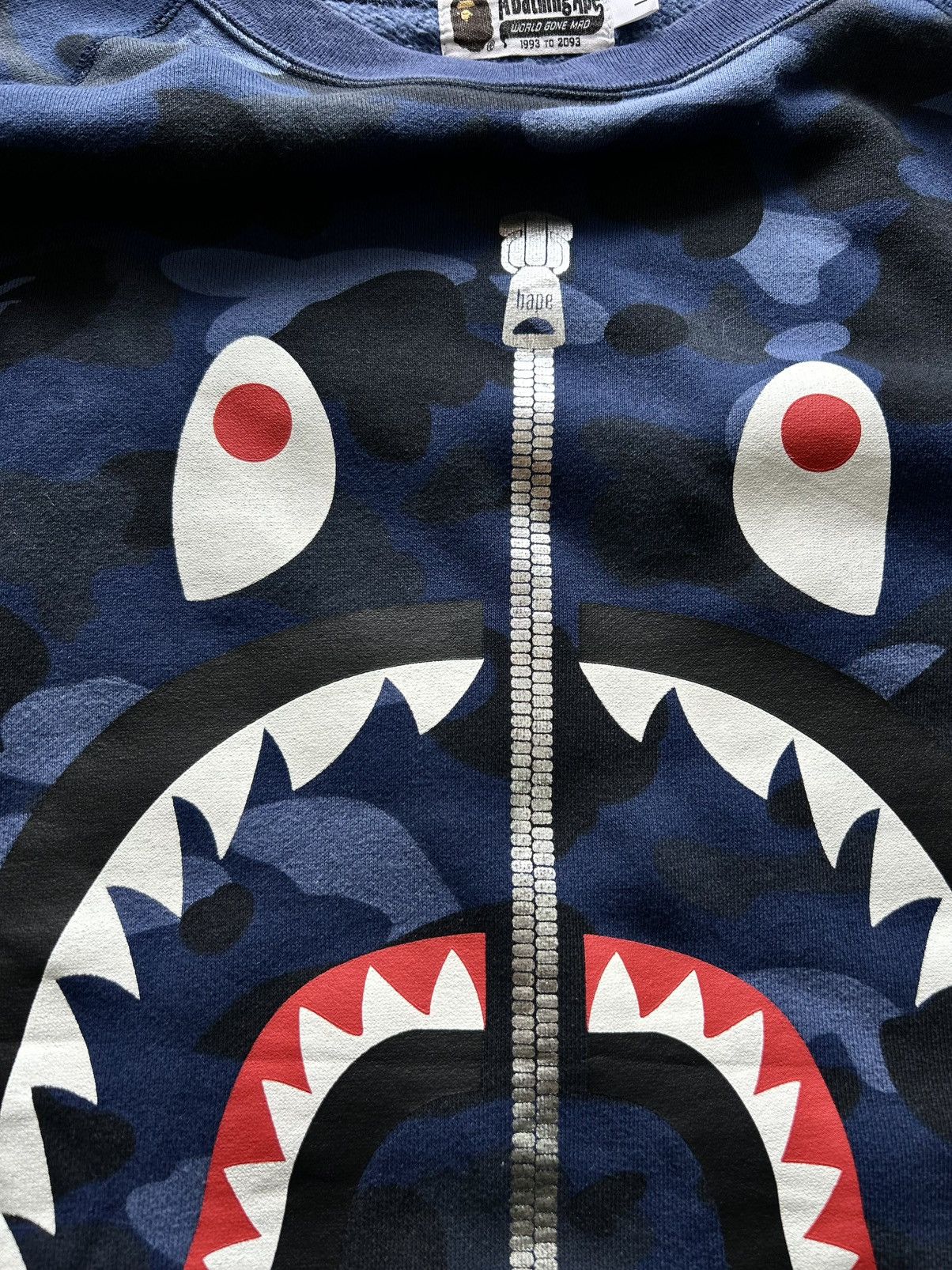 Bape 💥RARE💥 BAPE SHARK BLUE CAMO SWEATSHIRT Size US L / EU 52-54 / 3 - 2 Thumbnail