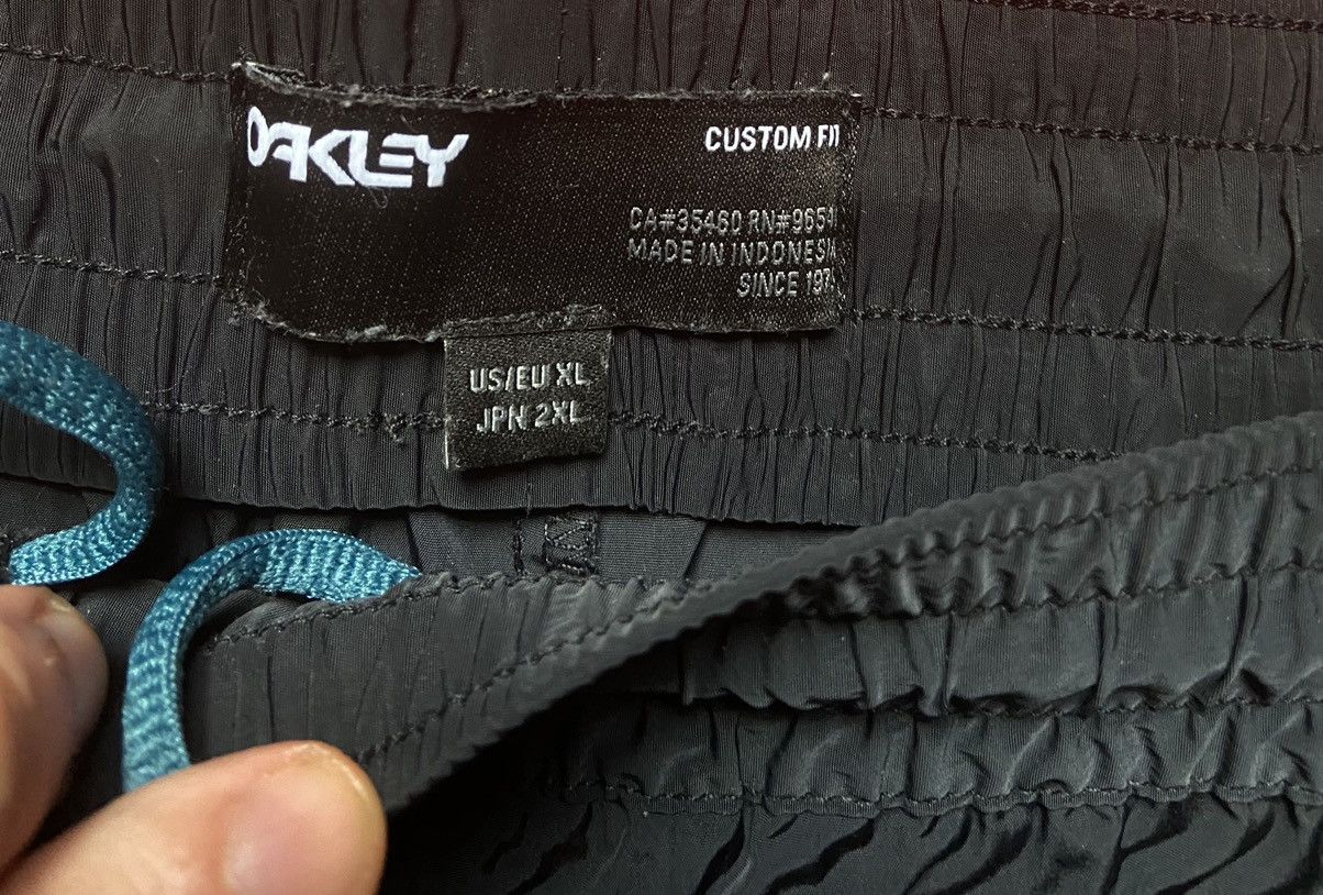 Oakley Oakley Iridium Custom Fit Training Shorts Black Teal NWOT Size US 36 / EU 52 - 6 Thumbnail