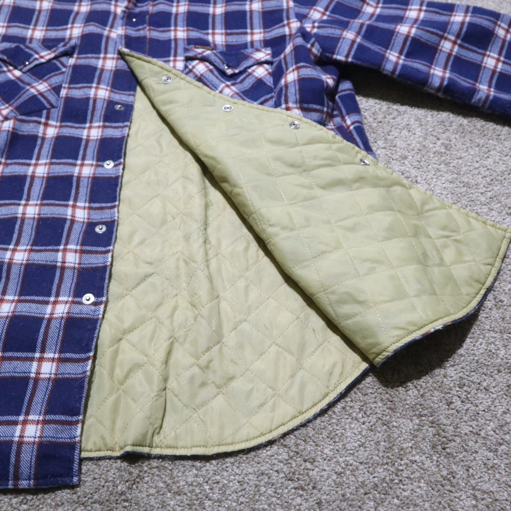 Wrangler VINTAGE Wrangler Coat Shirt Mens Large Blue Plaid Insulated Snap Button 46 Chest Fall Winter Fashion Workwear Size US L / EU 52-54 / 3 - 4 Thumbnail