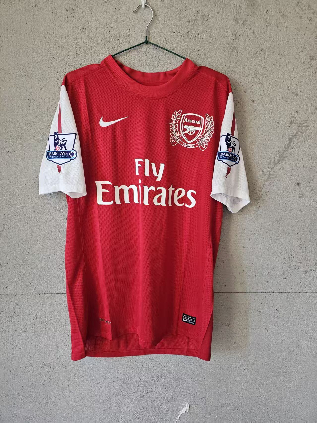 Other 2011 2012 Arsenal #10 van Persie Jersey Size US S / EU 44-46 / 1 - 2 Thumbnail