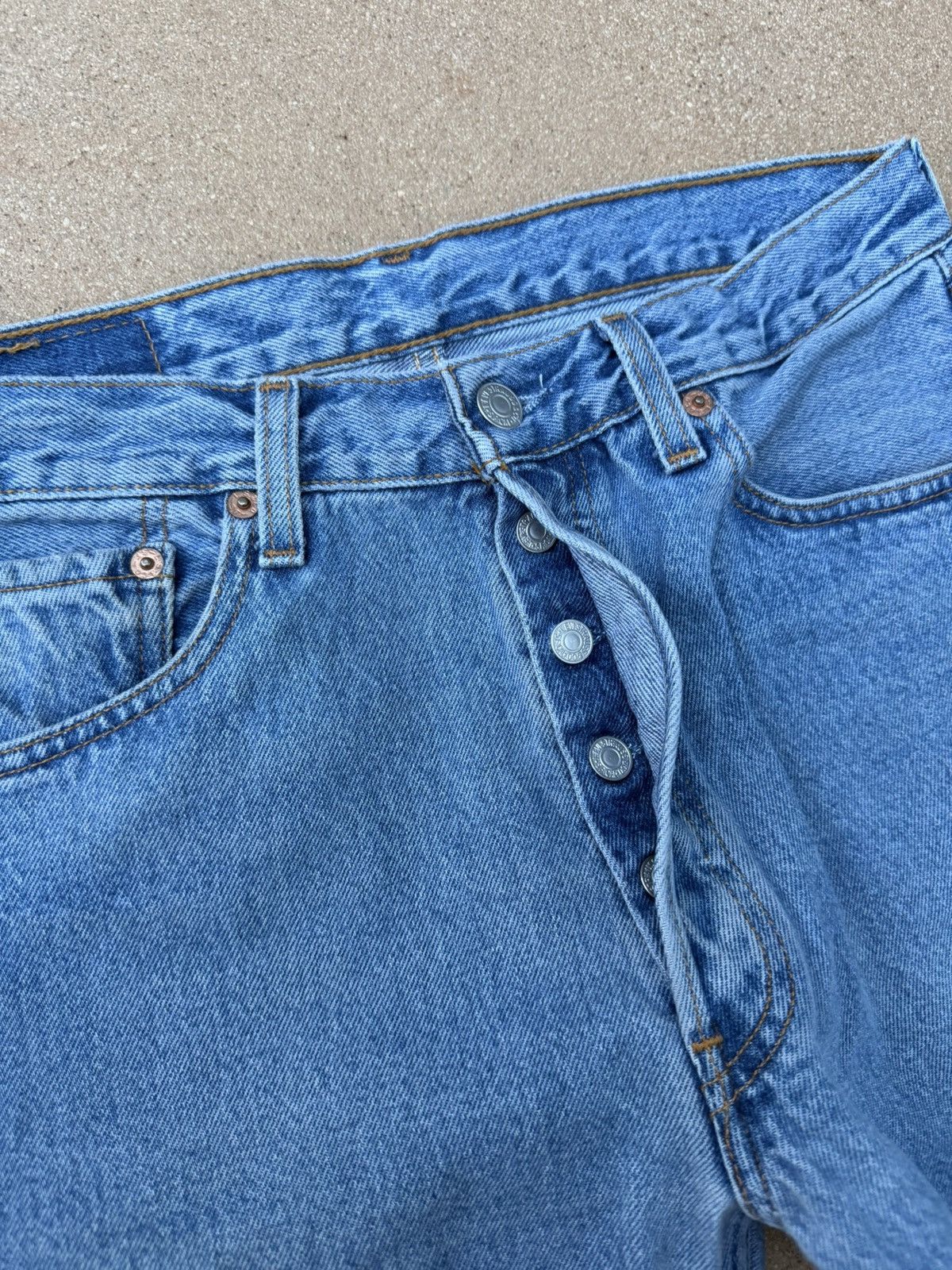 Levi's Vintage 90s Levi’s 501xx Buttonfly Straight Leg Jeans 31x31 Size US 31 - 5 Thumbnail