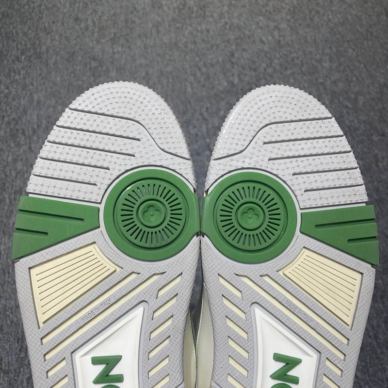 Louis Vuitton Louis Vuitton Classic Trainer Sneakers in White and Green - Size US 8 / EU 41 - 2 Thumbnail