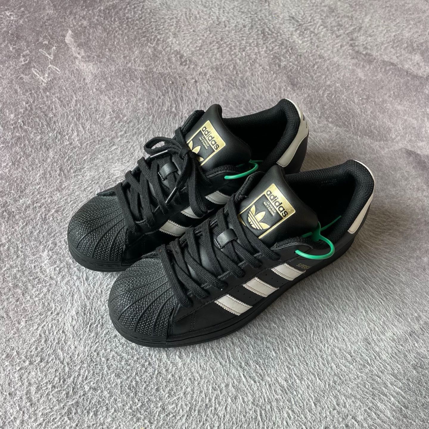 Adidas Adidas Black Lowtop Sneakers 40 Men Size US 7.5 / EU 40-41 - 1 Thumbnail