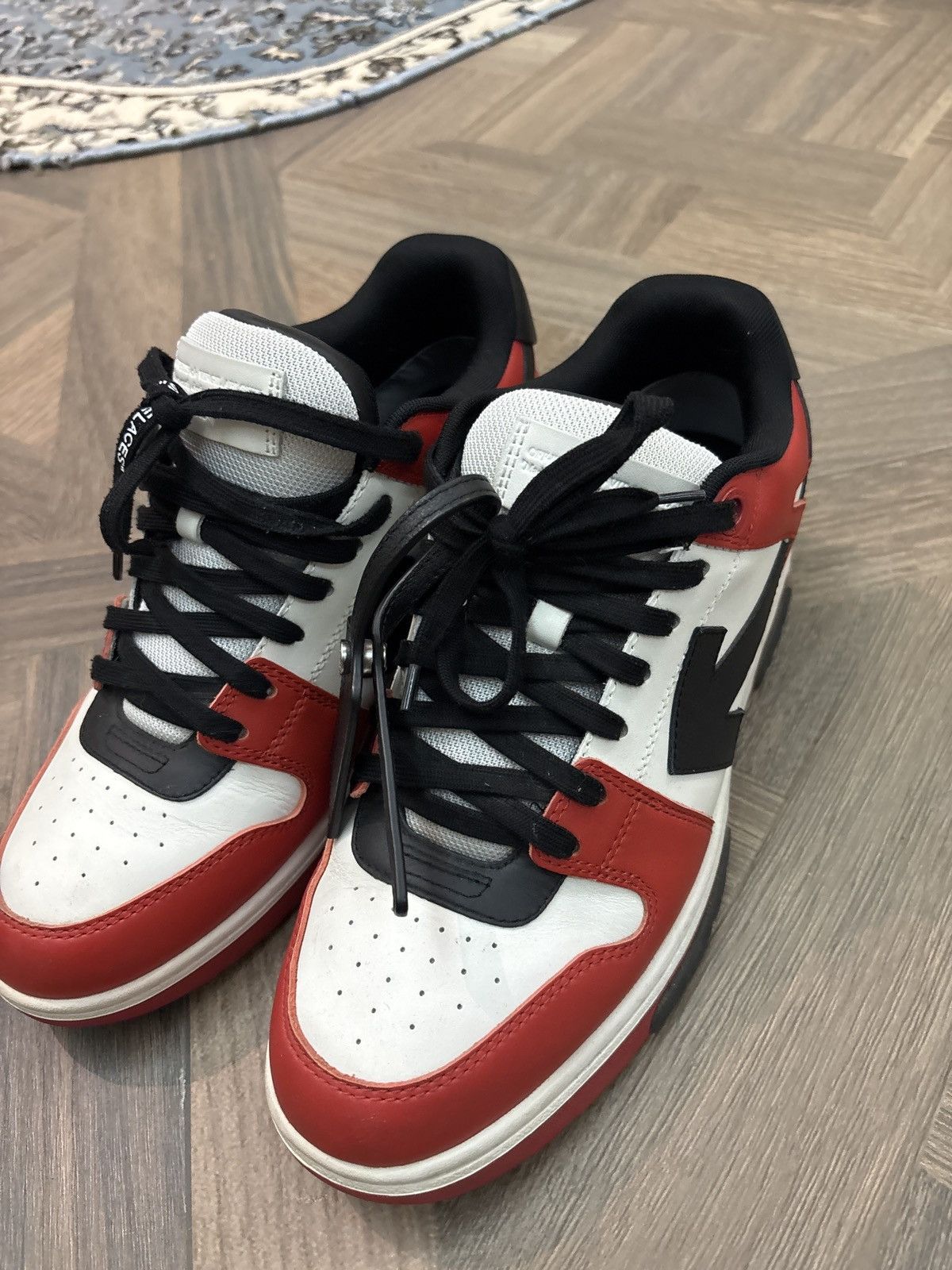Off-White OOO Out of office chicago colorway Size US 10 / EU 43 - 2 Thumbnail