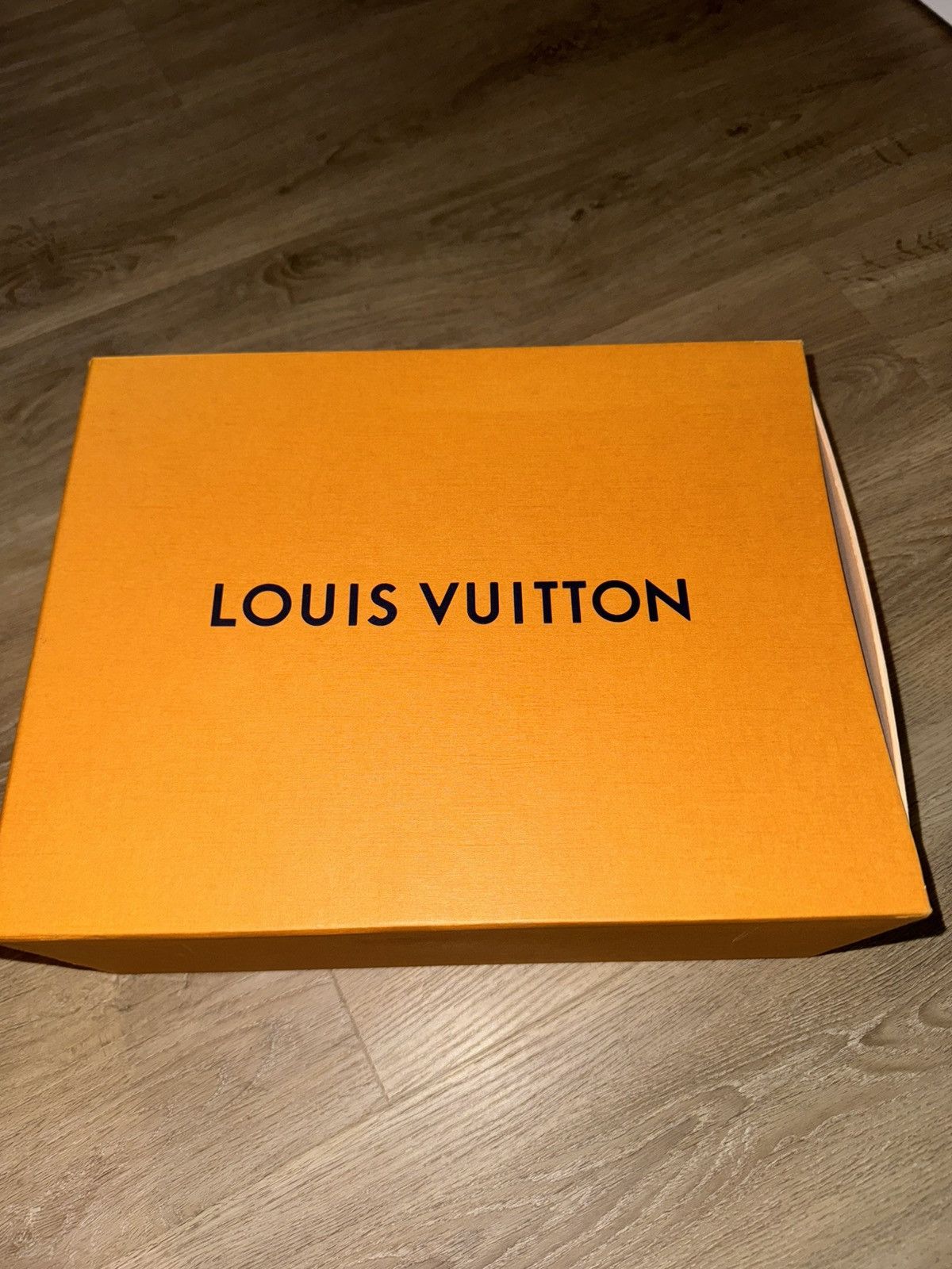 Louis Vuitton LOUIS VUITTON Run Away Sneakers 'Multi-color Logo Monogram' Size US 9 / EU 42 - 5 Thumbnail