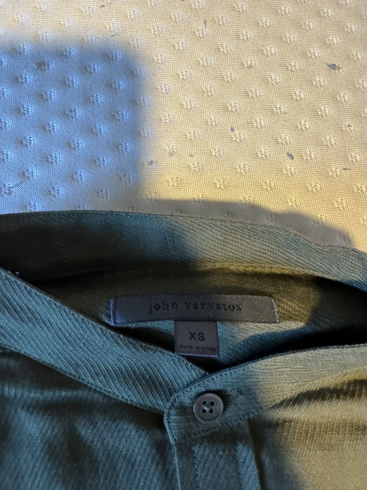 John Varvatos Olive John Varvatos Button Up Size US XS / EU 42 / 0 - 3 Thumbnail