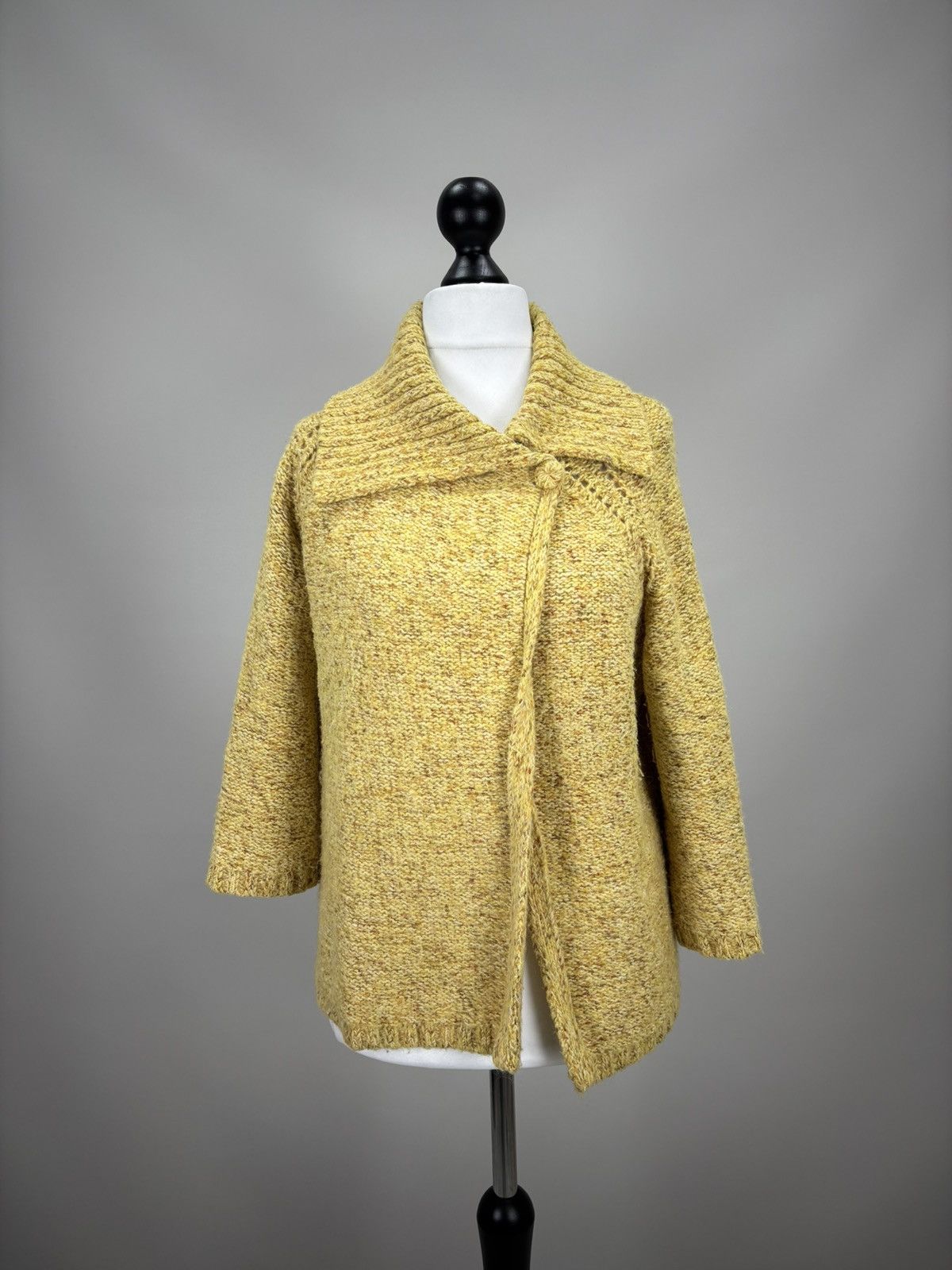 Laura Ashley Womens sweater cape Laura Ashley Size 12 Color Yellow Size XL / US 12-14 / IT 48-50 - 1 Thumbnail