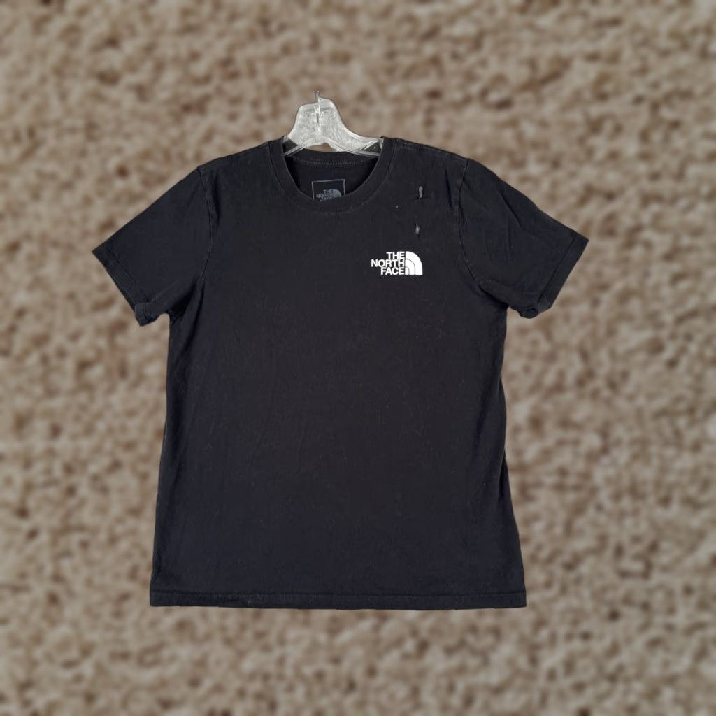 The North Face VINTAGE The North Face Women's T-Shirt Small Petite Cotton Short Sleeve Crew Neck Black Casual Summer Size S / US 4 / IT 40 - 1 Thumbnail