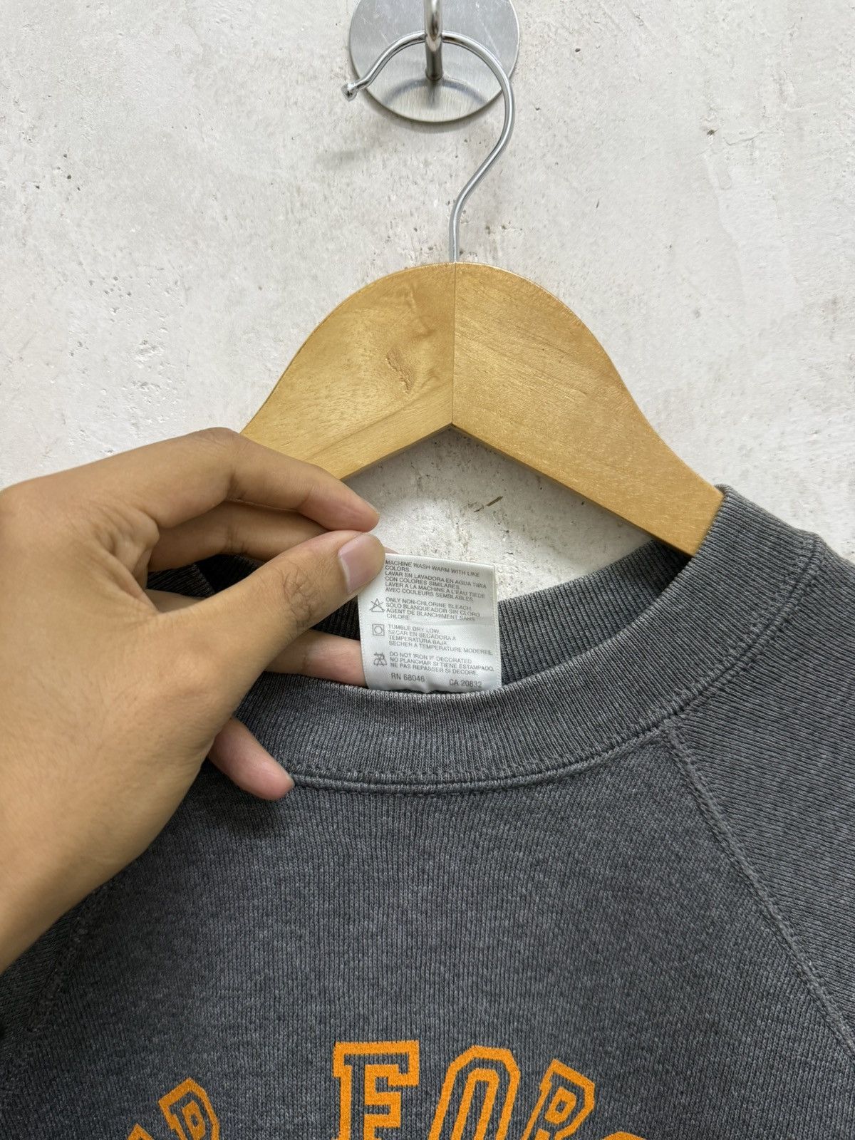 Vintage Vintage 90s Air Force Academy Sun Faded Sweatshirt Size US M / EU 48-50 / 2 - 4 Thumbnail