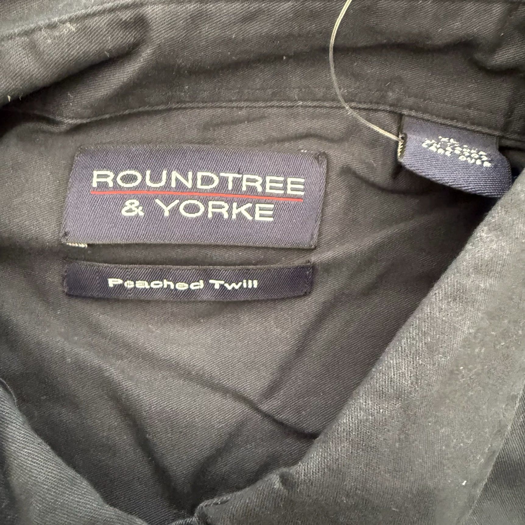 Roundtree & Yorke Roundtree & Yorke Shirt Mens XL Navy Blue Peached Twill Long Sleeve Button-Up NEW Size US XL / EU 56 / 4 - 2 Thumbnail
