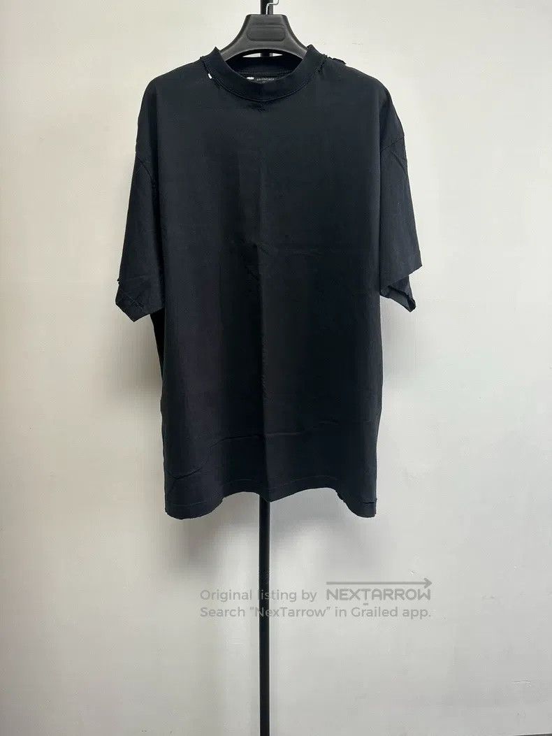 Balenciaga Balenciaga Round neck pullover T-shirt Size US M / EU 48-50 / 2 - 1 Thumbnail