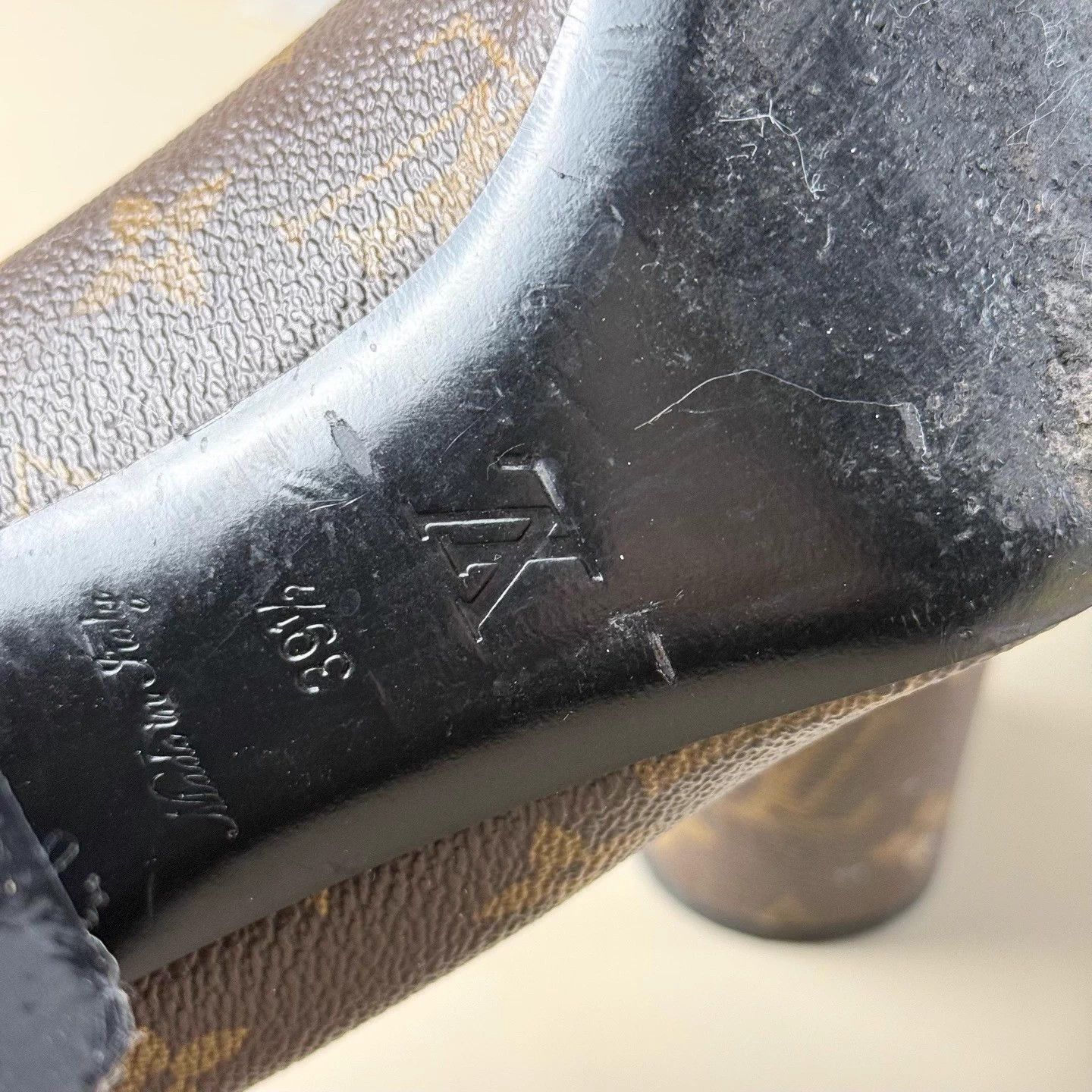 Louis Vuitton Louis Vuitton Monogram Gold Silver Pumps 39.5 EU 95New Size US 8.5 / IT 38.5 - 4 Thumbnail