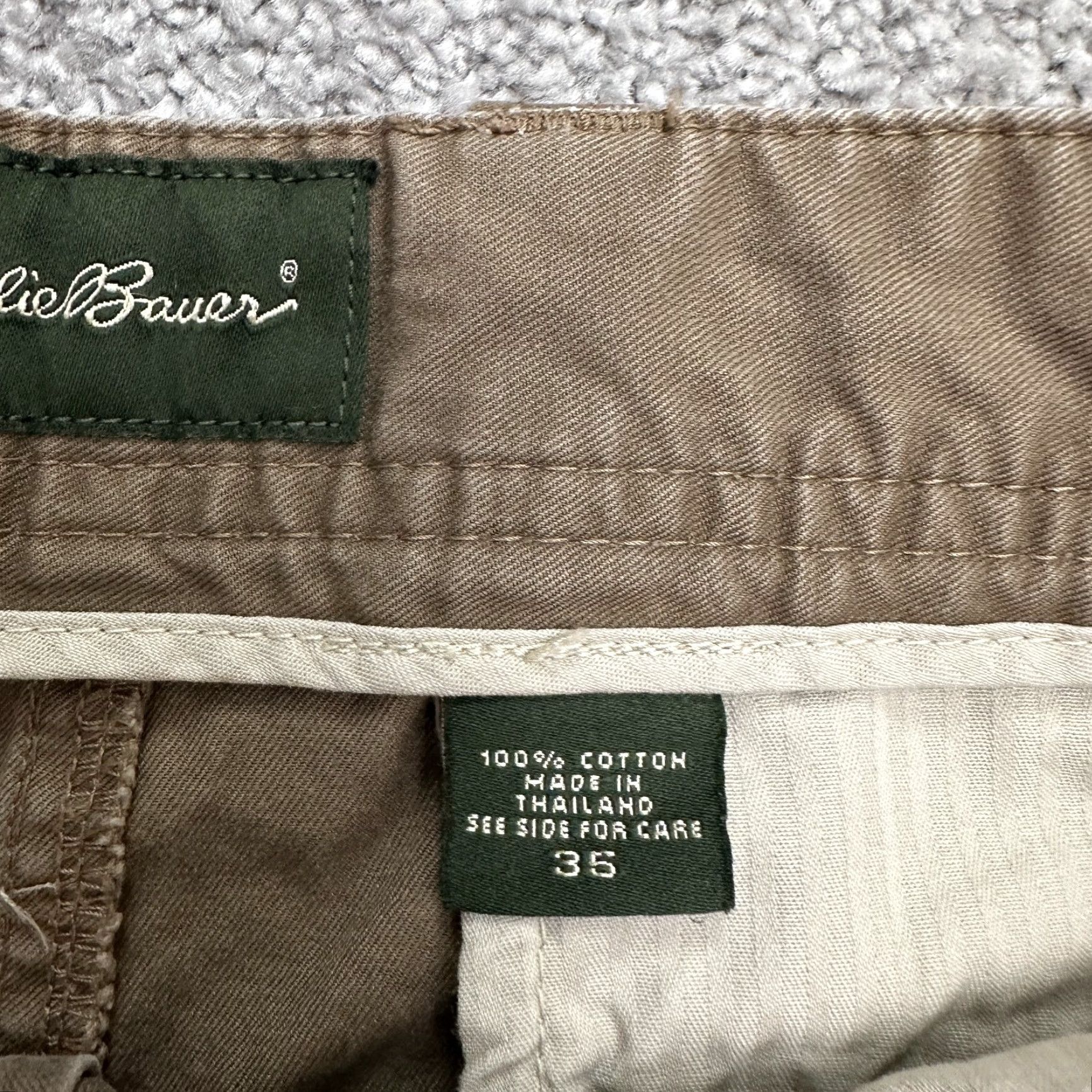 Eddie Bauer Eddie Bauer Chino Shorts Mens 35 Brown Pleated Front 100% Cotton Casual Outdoor Shirt Bag? Size US 35 - 6 Thumbnail