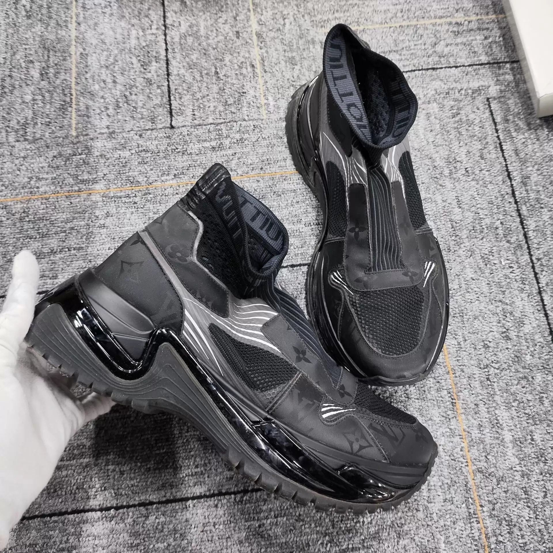 Louis Vuitton LV Black Doll High-Top Sneaker Uk6 Size US 7 / EU 40 - 2 Thumbnail