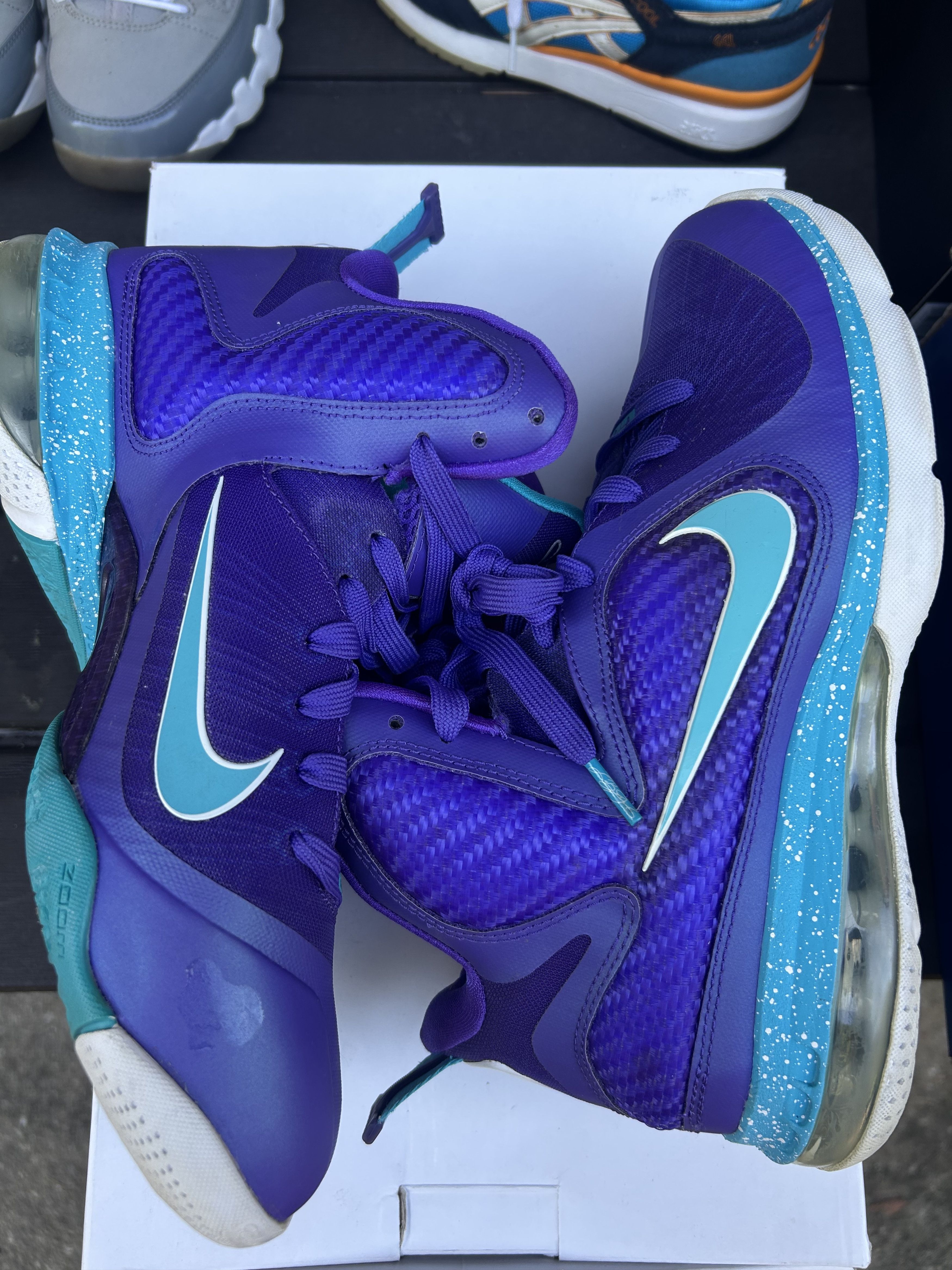 Nike Nike LeBron Summit 2012 Lake Hornets Purple Basketball 8.5 Size US 8.5 / EU 41-42 - 4 Thumbnail