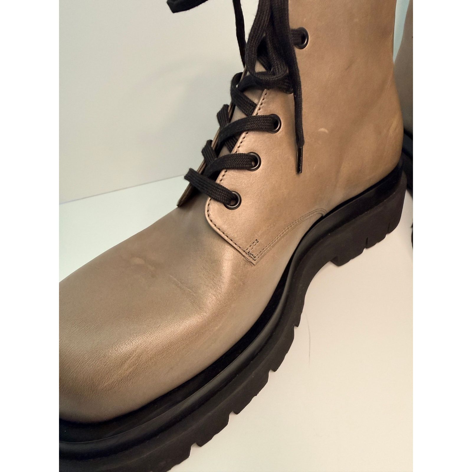 Bottega Veneta Bottega Veneta Lug Ankle Boots Asphalt EU 44 US 11 Size US 11 / EU 44 - 8 Thumbnail